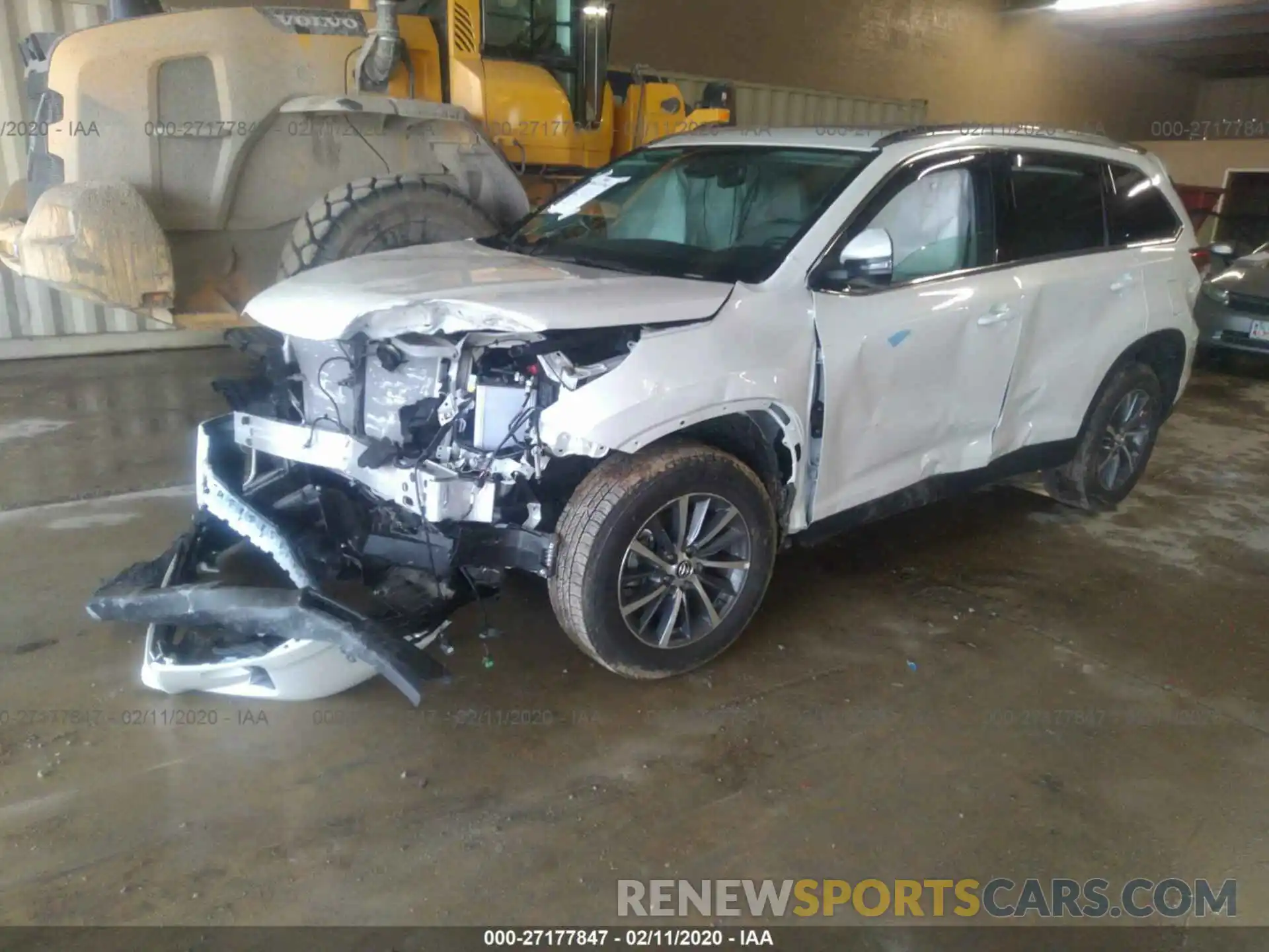 2 Photograph of a damaged car 5TDKZRFH8KS567377 TOYOTA HIGHLANDER 2019