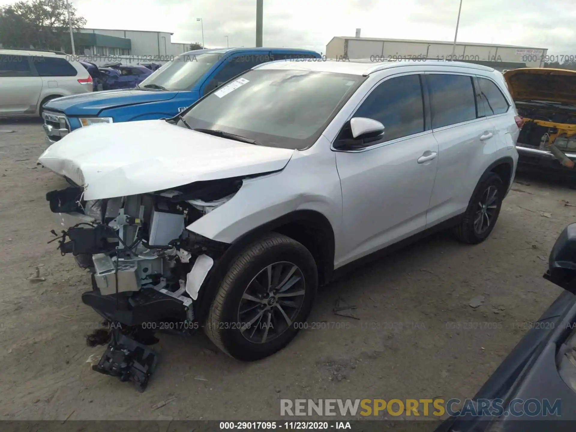 2 Photograph of a damaged car 5TDKZRFH8KS567914 TOYOTA HIGHLANDER 2019