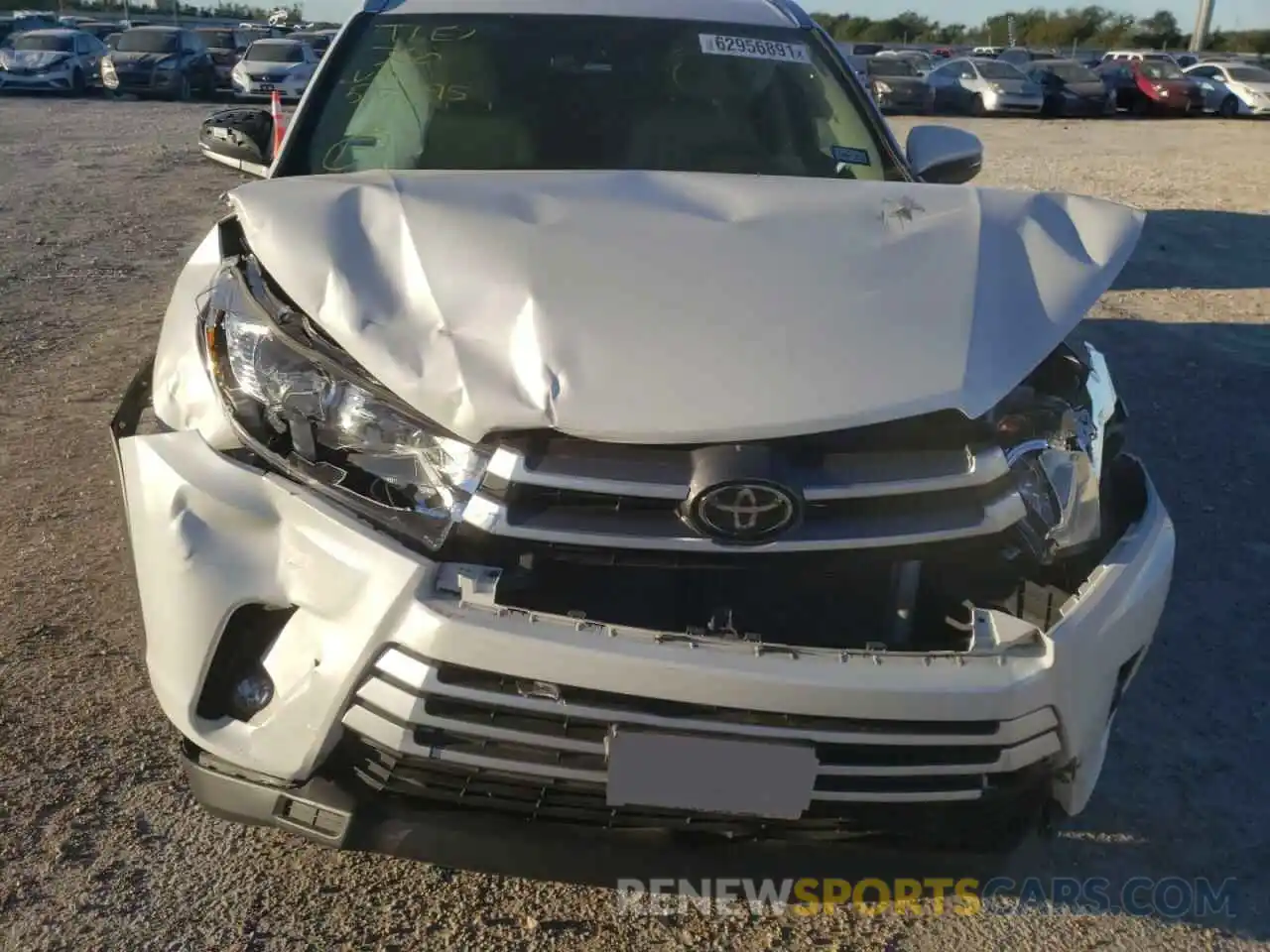 7 Photograph of a damaged car 5TDKZRFH8KS571395 TOYOTA HIGHLANDER 2019