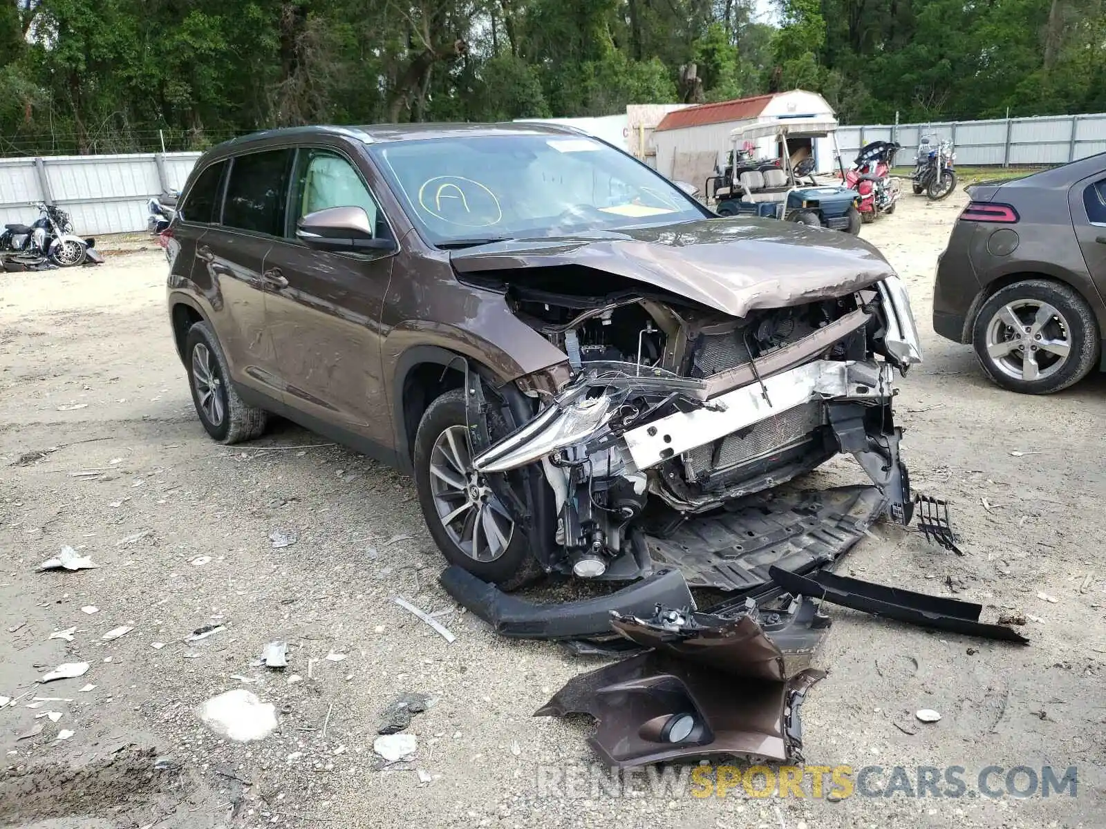 1 Photograph of a damaged car 5TDKZRFH9KS294191 TOYOTA HIGHLANDER 2019