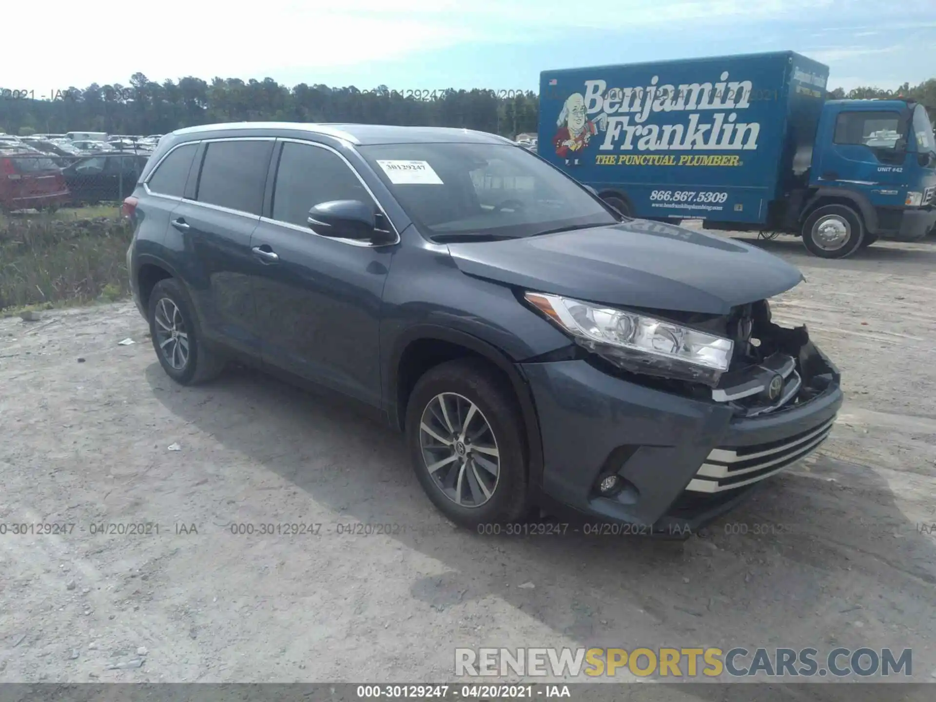 1 Photograph of a damaged car 5TDKZRFH9KS312754 TOYOTA HIGHLANDER 2019