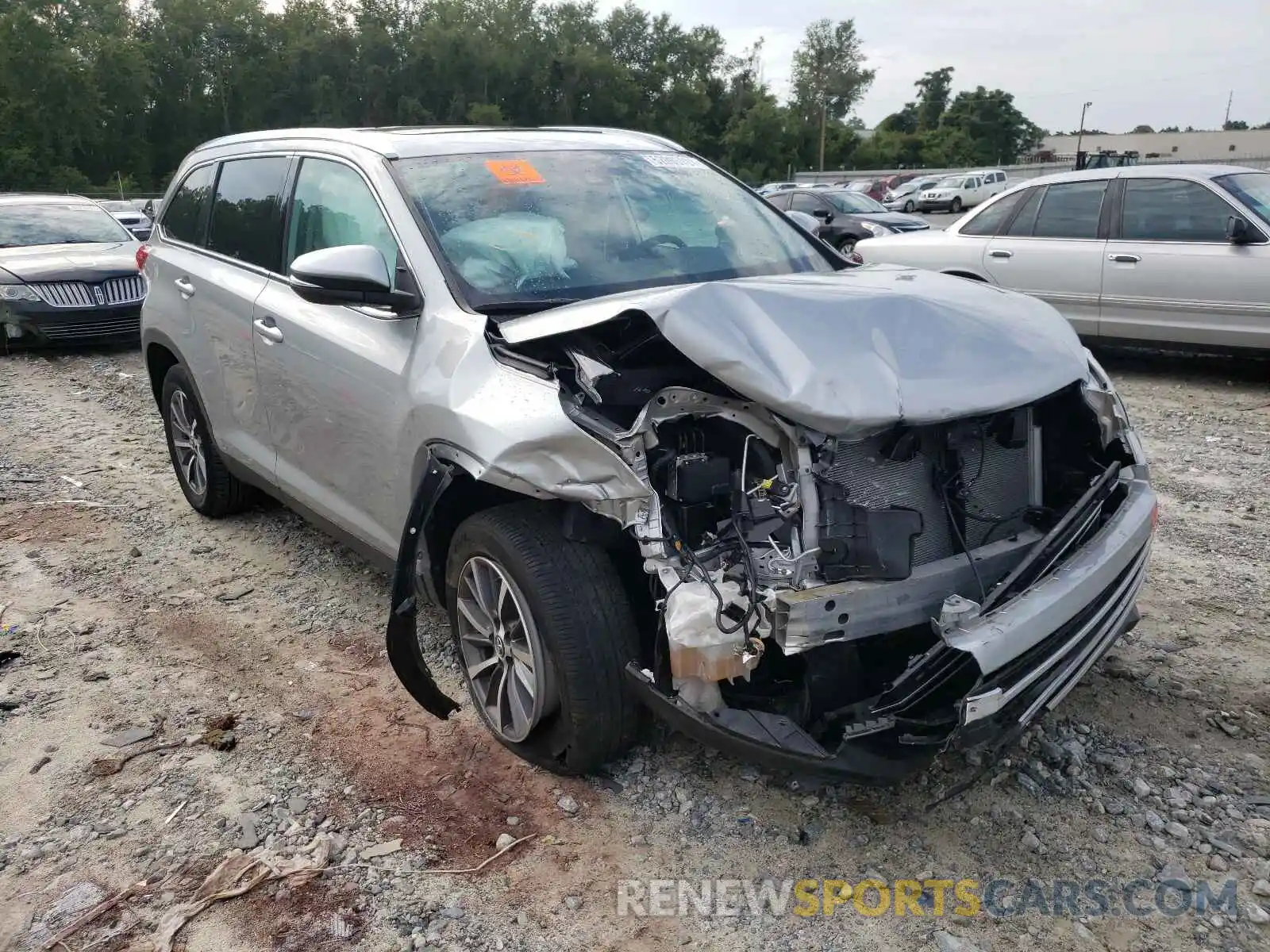 1 Photograph of a damaged car 5TDKZRFH9KS321082 TOYOTA HIGHLANDER 2019