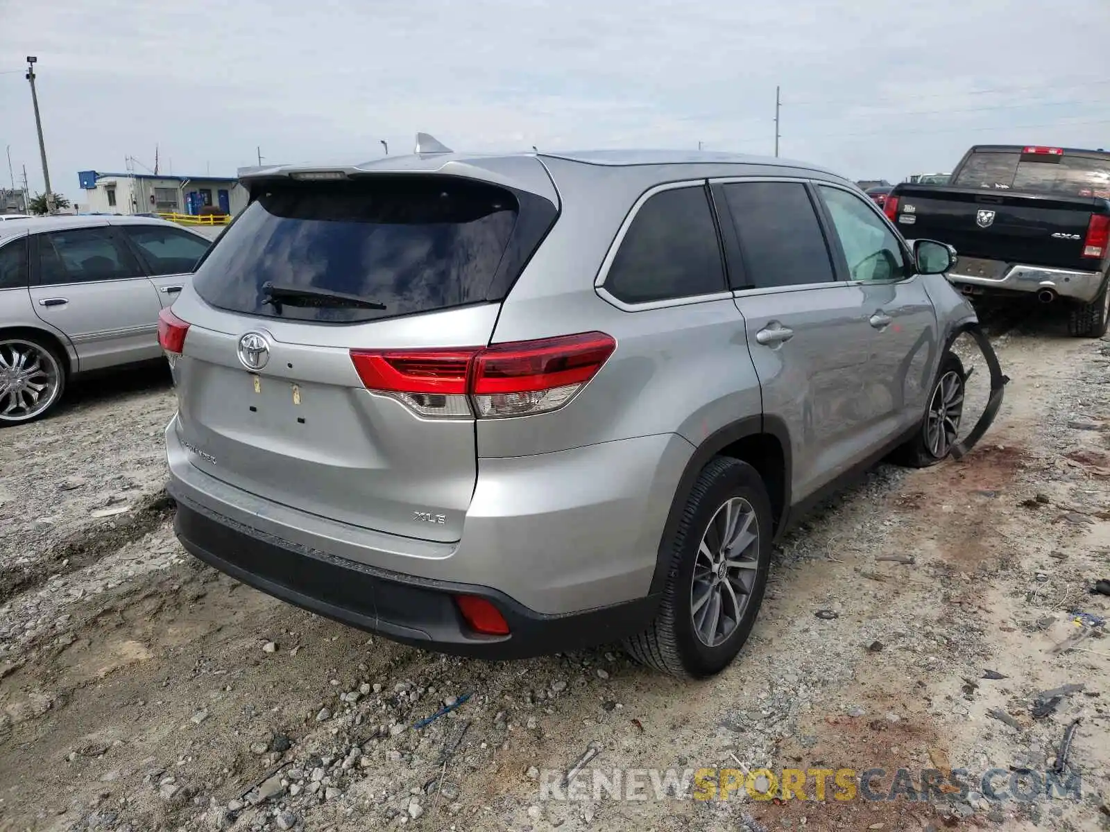 4 Фотография поврежденного автомобиля 5TDKZRFH9KS321082 TOYOTA HIGHLANDER 2019