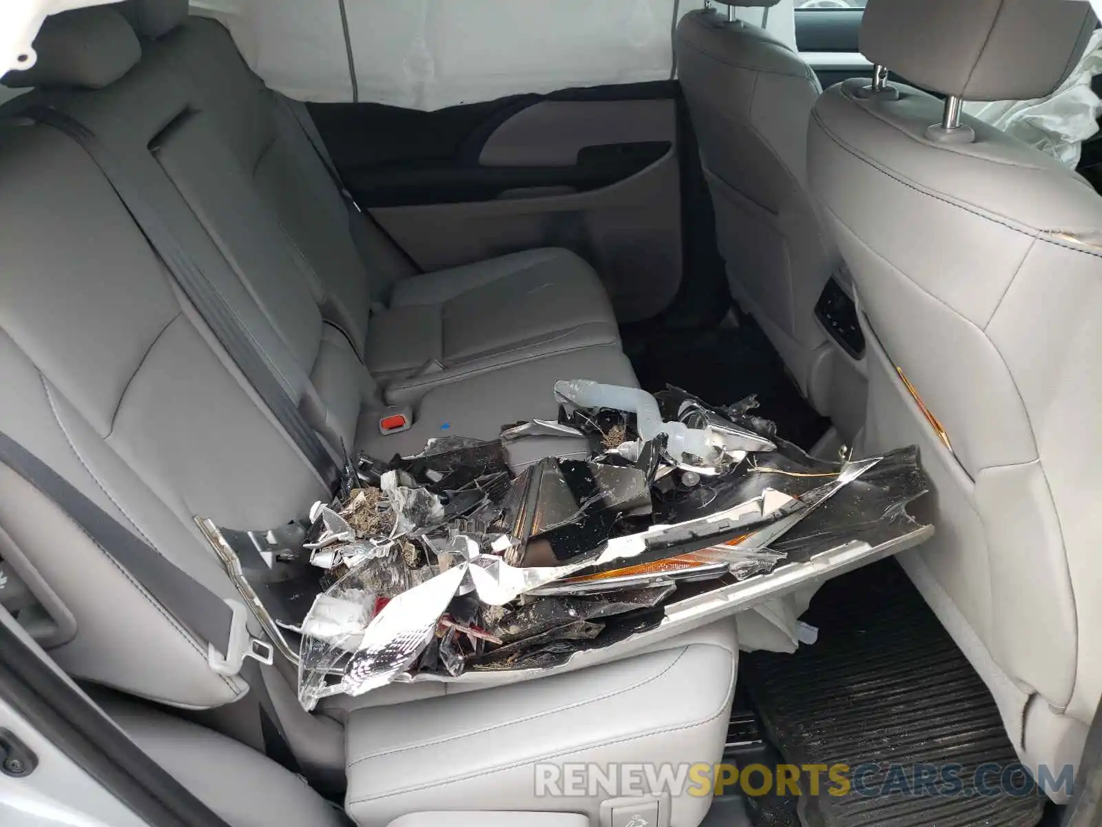 6 Photograph of a damaged car 5TDKZRFH9KS321082 TOYOTA HIGHLANDER 2019