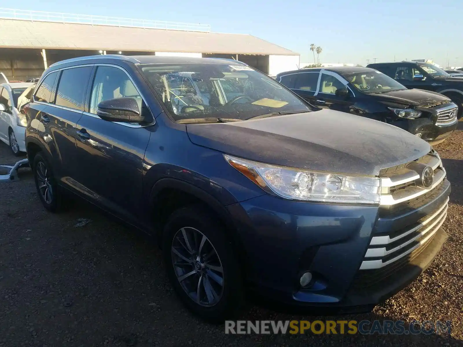 1 Photograph of a damaged car 5TDKZRFH9KS321941 TOYOTA HIGHLANDER 2019