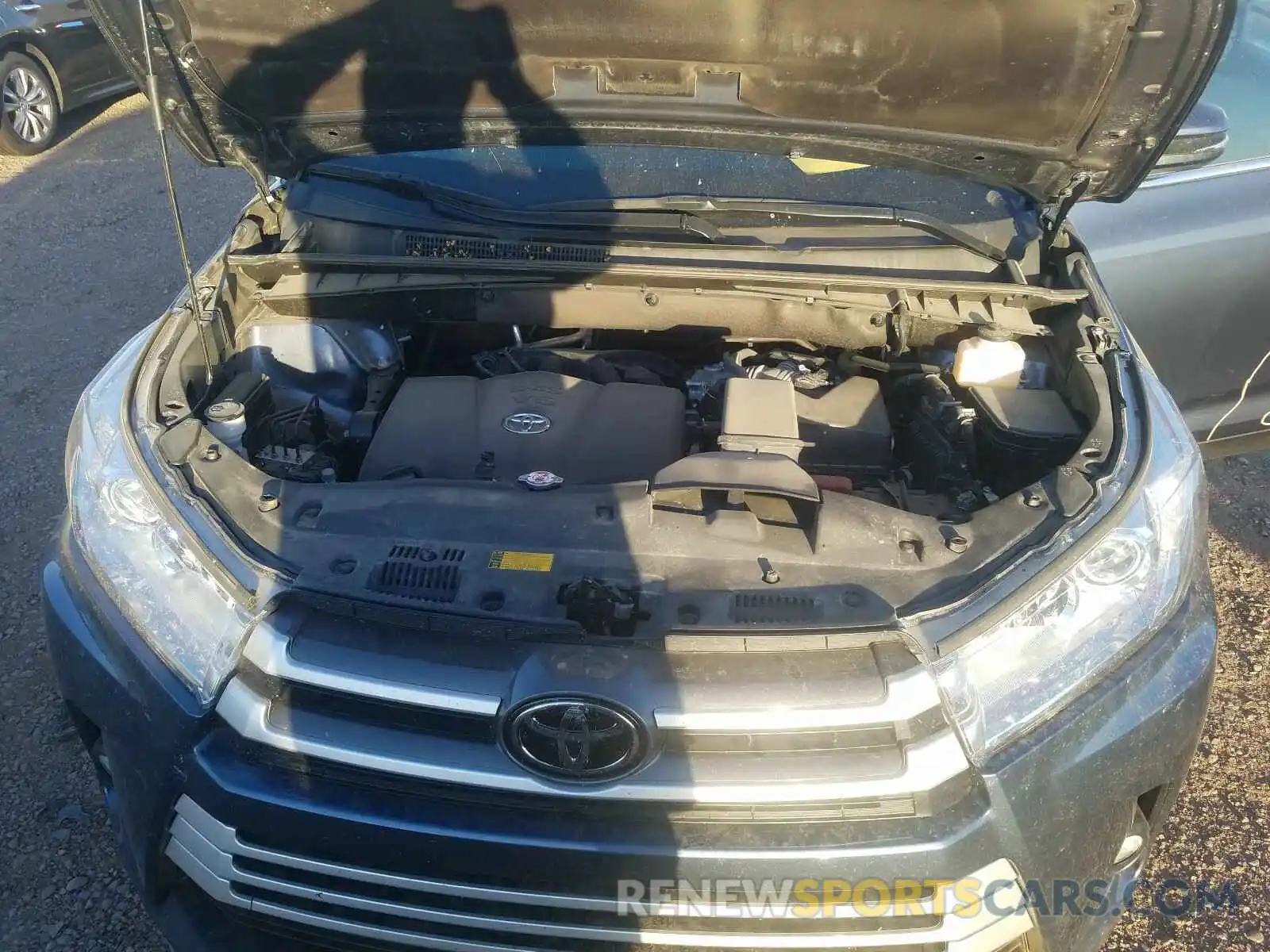 7 Photograph of a damaged car 5TDKZRFH9KS321941 TOYOTA HIGHLANDER 2019