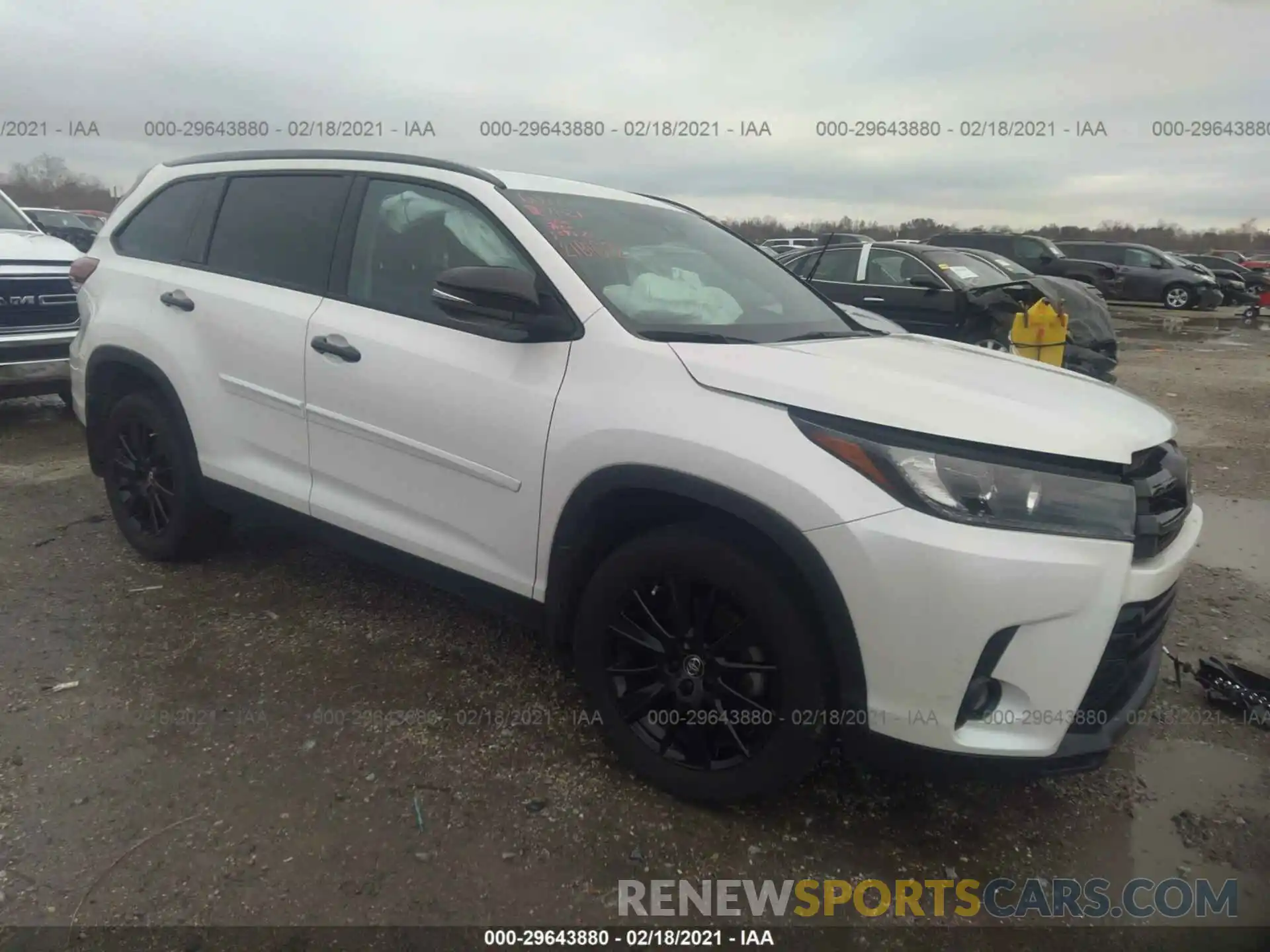 1 Photograph of a damaged car 5TDKZRFH9KS324676 TOYOTA HIGHLANDER 2019