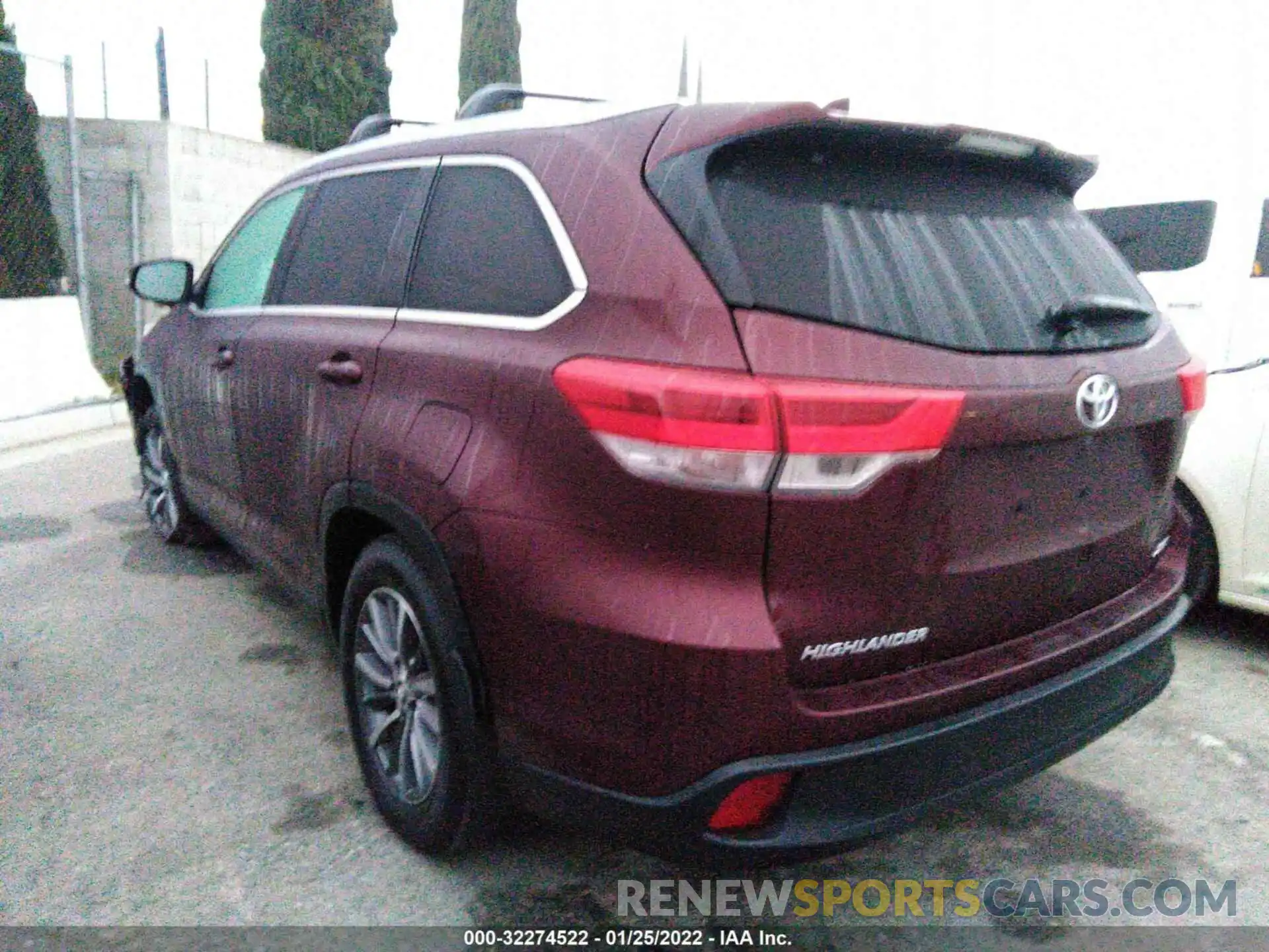 3 Photograph of a damaged car 5TDKZRFH9KS326833 TOYOTA HIGHLANDER 2019