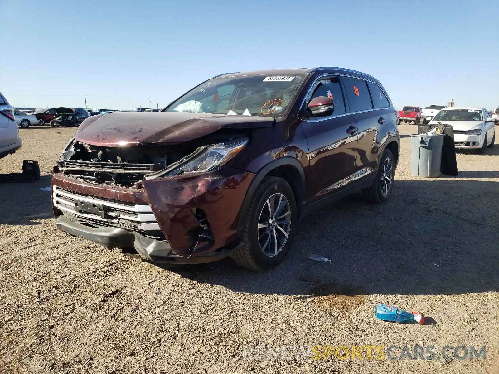 2 Photograph of a damaged car 5TDKZRFH9KS332602 TOYOTA HIGHLANDER 2019