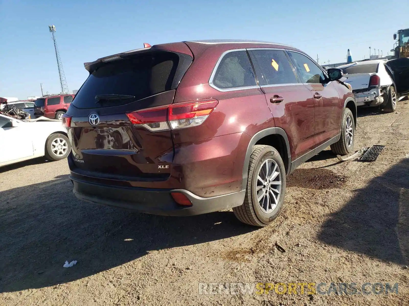 4 Фотография поврежденного автомобиля 5TDKZRFH9KS332602 TOYOTA HIGHLANDER 2019