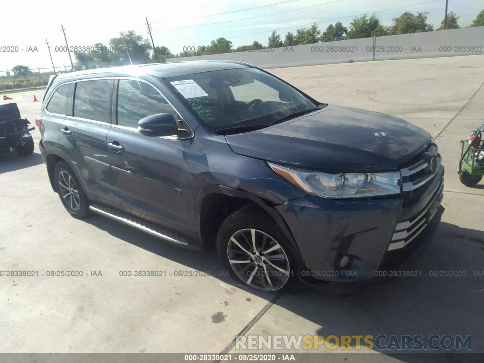 1 Photograph of a damaged car 5TDKZRFH9KS334186 TOYOTA HIGHLANDER 2019