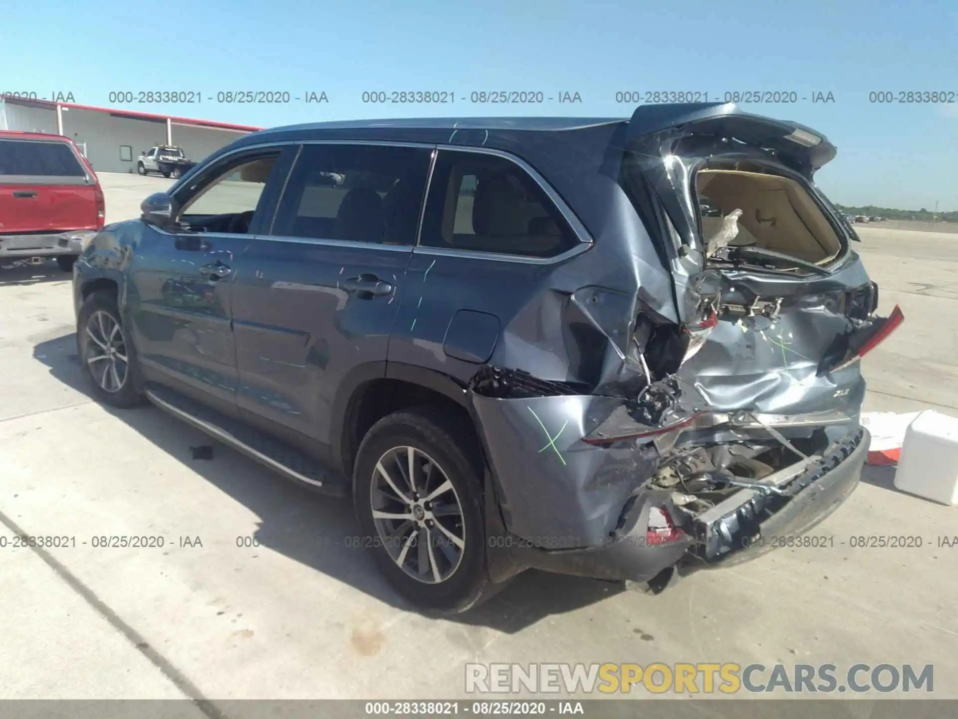 3 Фотография поврежденного автомобиля 5TDKZRFH9KS334186 TOYOTA HIGHLANDER 2019