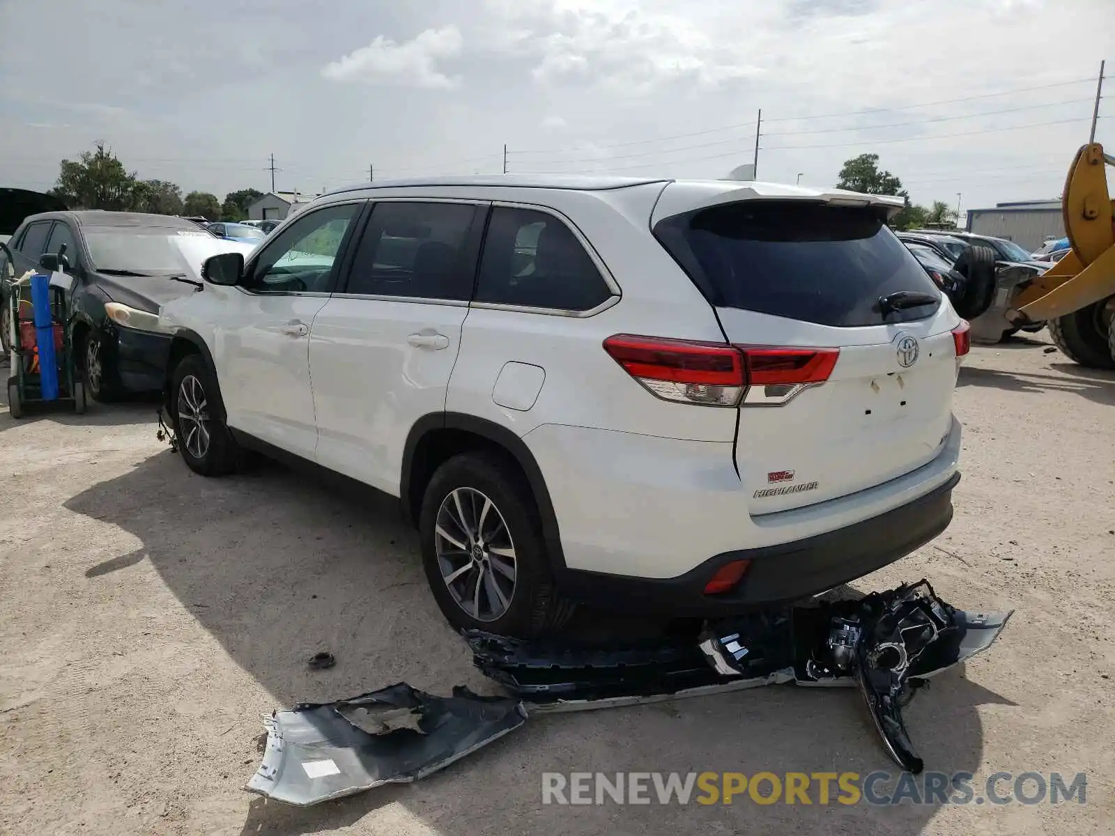 3 Photograph of a damaged car 5TDKZRFH9KS340196 TOYOTA HIGHLANDER 2019