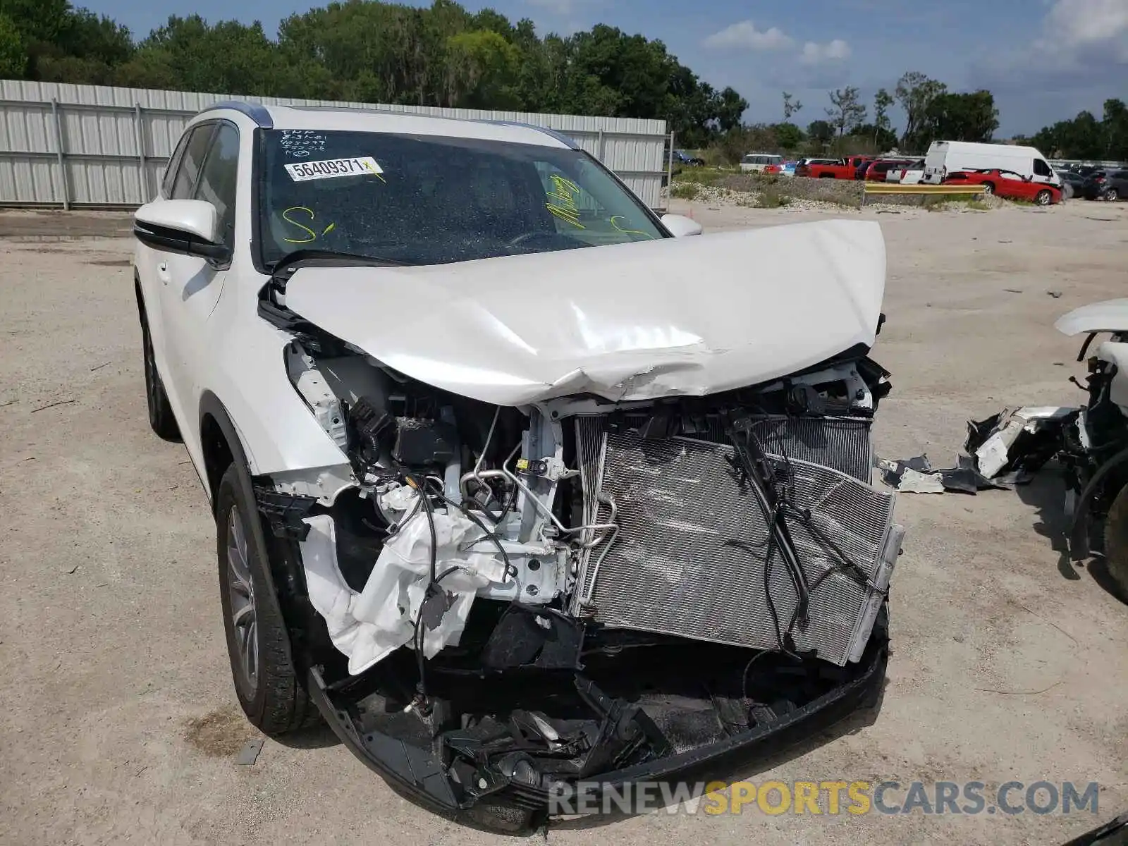 9 Photograph of a damaged car 5TDKZRFH9KS340196 TOYOTA HIGHLANDER 2019