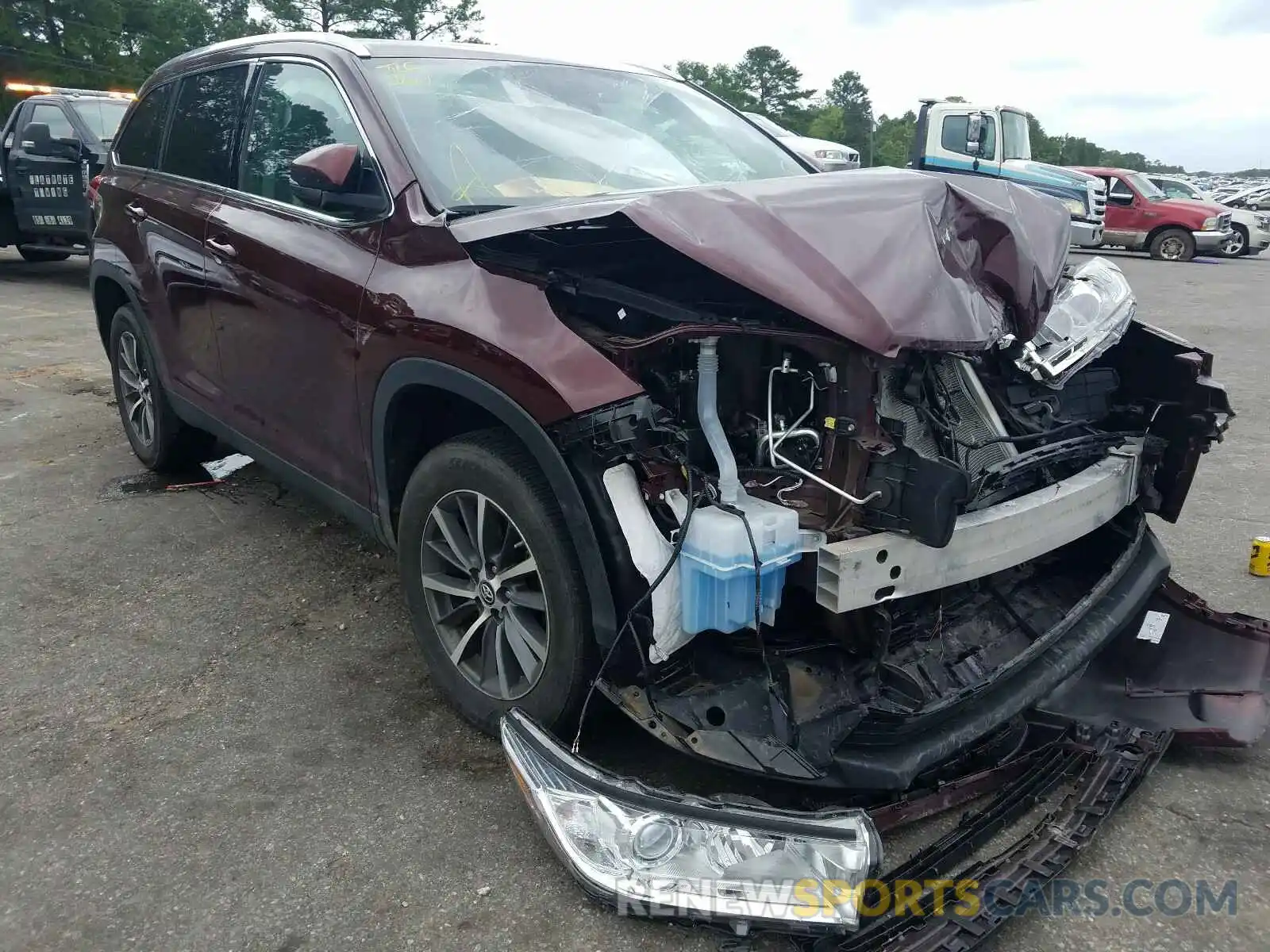 1 Photograph of a damaged car 5TDKZRFH9KS354826 TOYOTA HIGHLANDER 2019