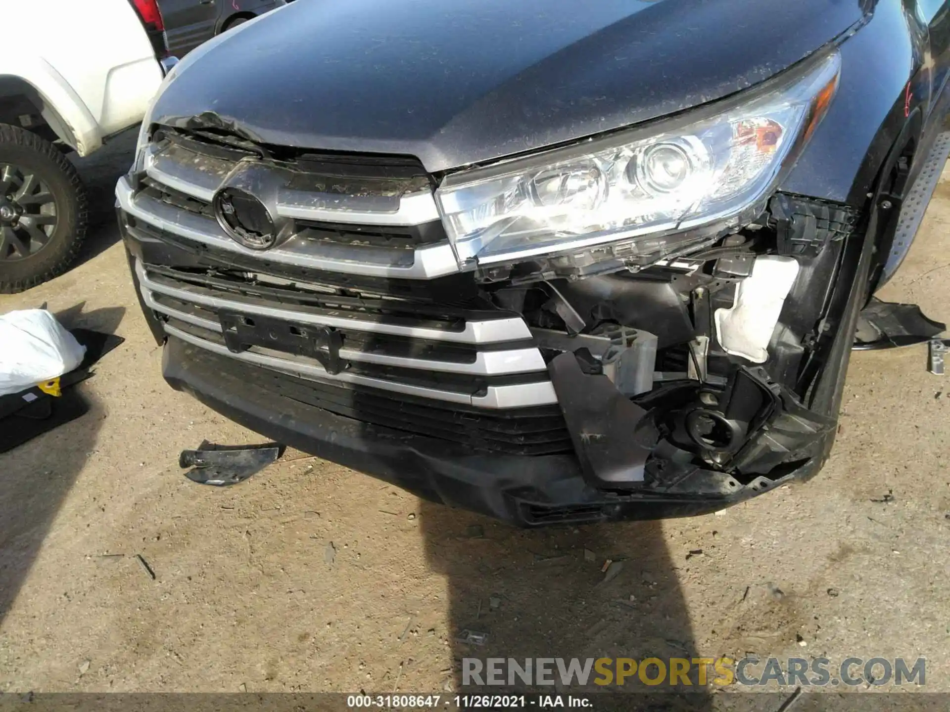 6 Photograph of a damaged car 5TDKZRFH9KS356432 TOYOTA HIGHLANDER 2019