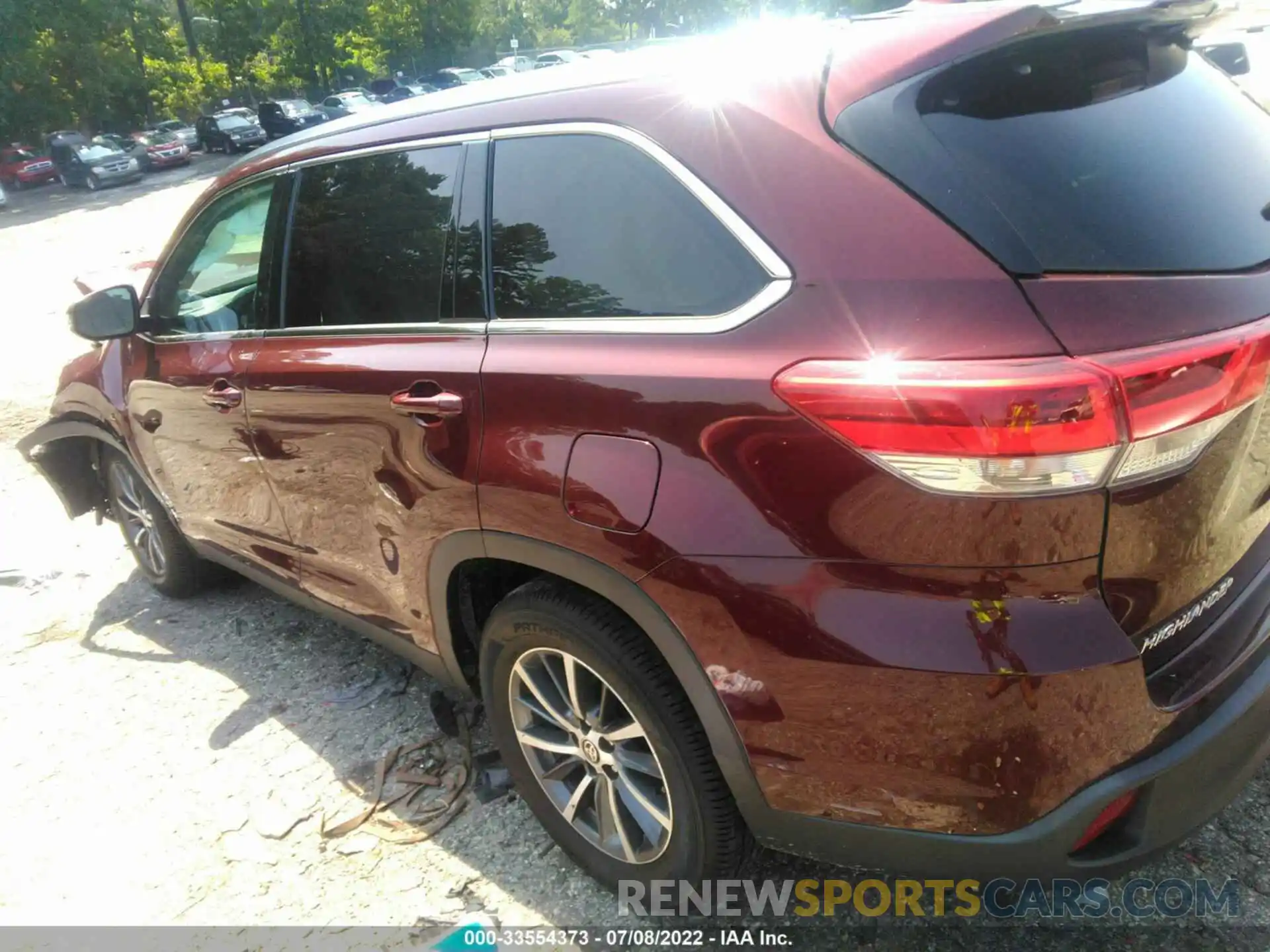 3 Photograph of a damaged car 5TDKZRFH9KS369066 TOYOTA HIGHLANDER 2019