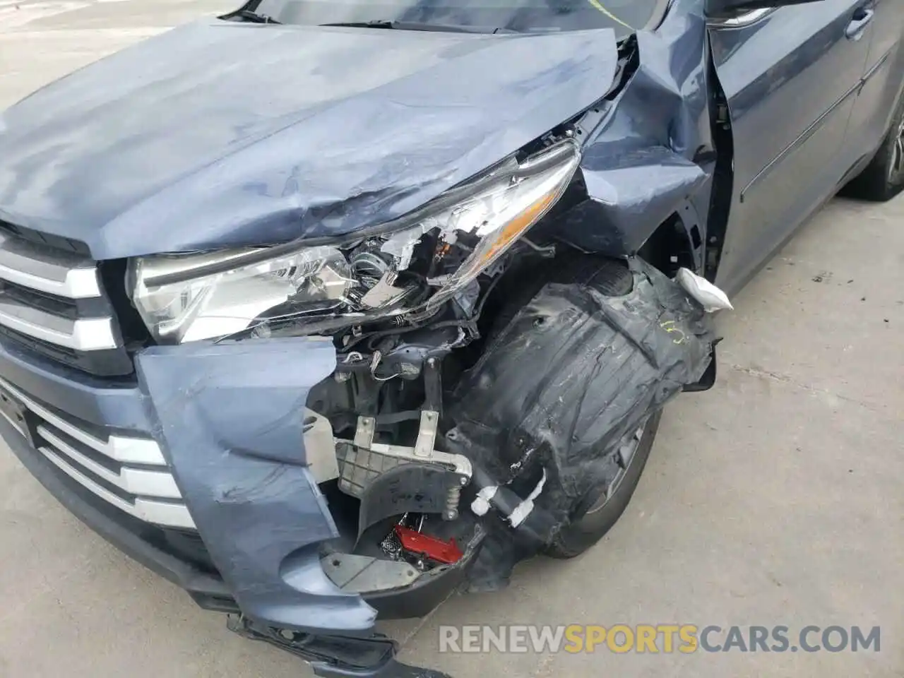 9 Photograph of a damaged car 5TDKZRFH9KS370461 TOYOTA HIGHLANDER 2019