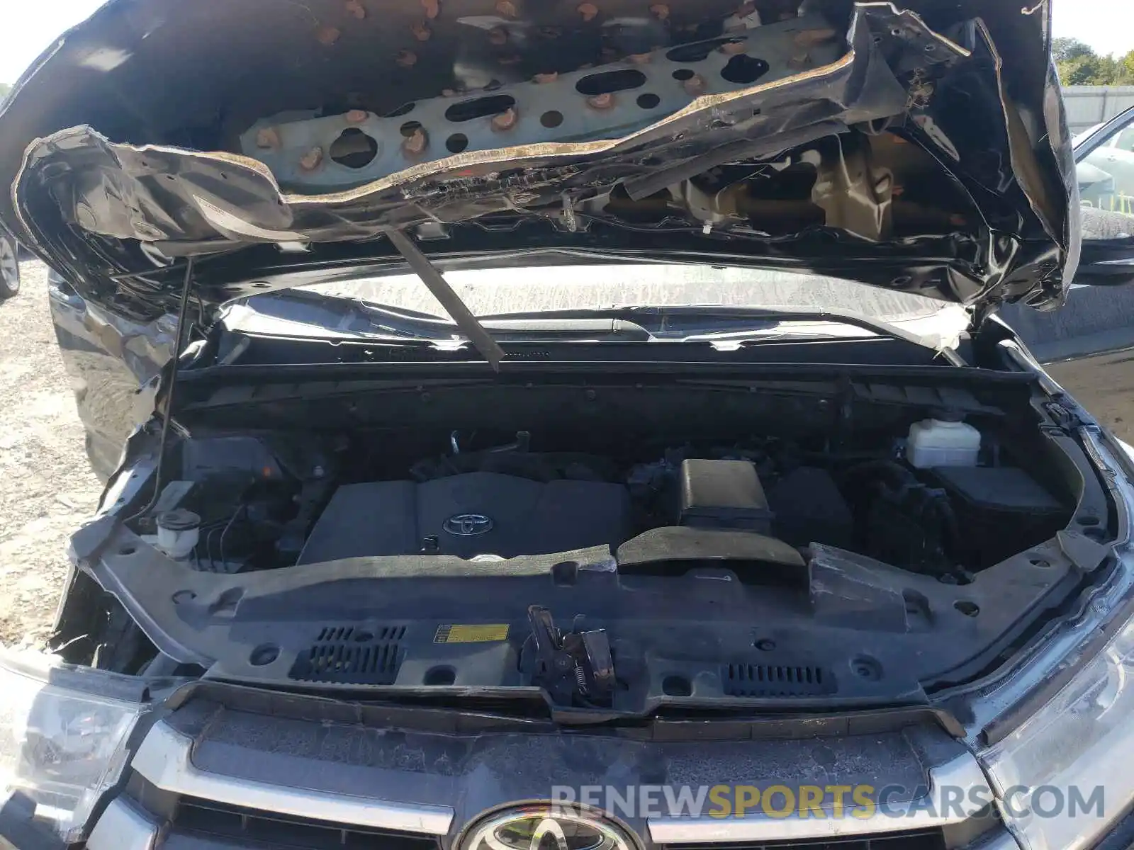 7 Photograph of a damaged car 5TDKZRFH9KS554833 TOYOTA HIGHLANDER 2019