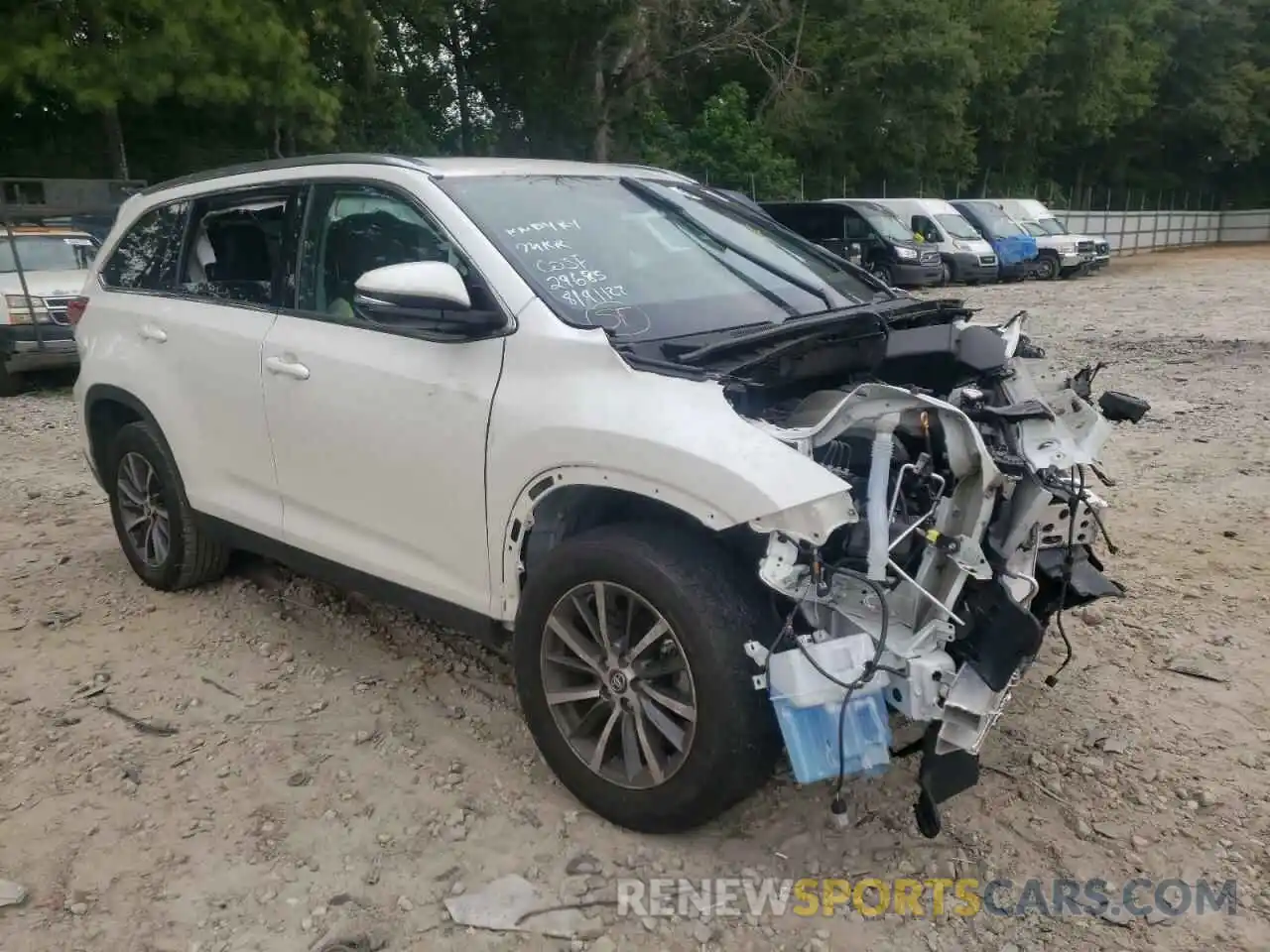 1 Photograph of a damaged car 5TDKZRFH9KS555304 TOYOTA HIGHLANDER 2019