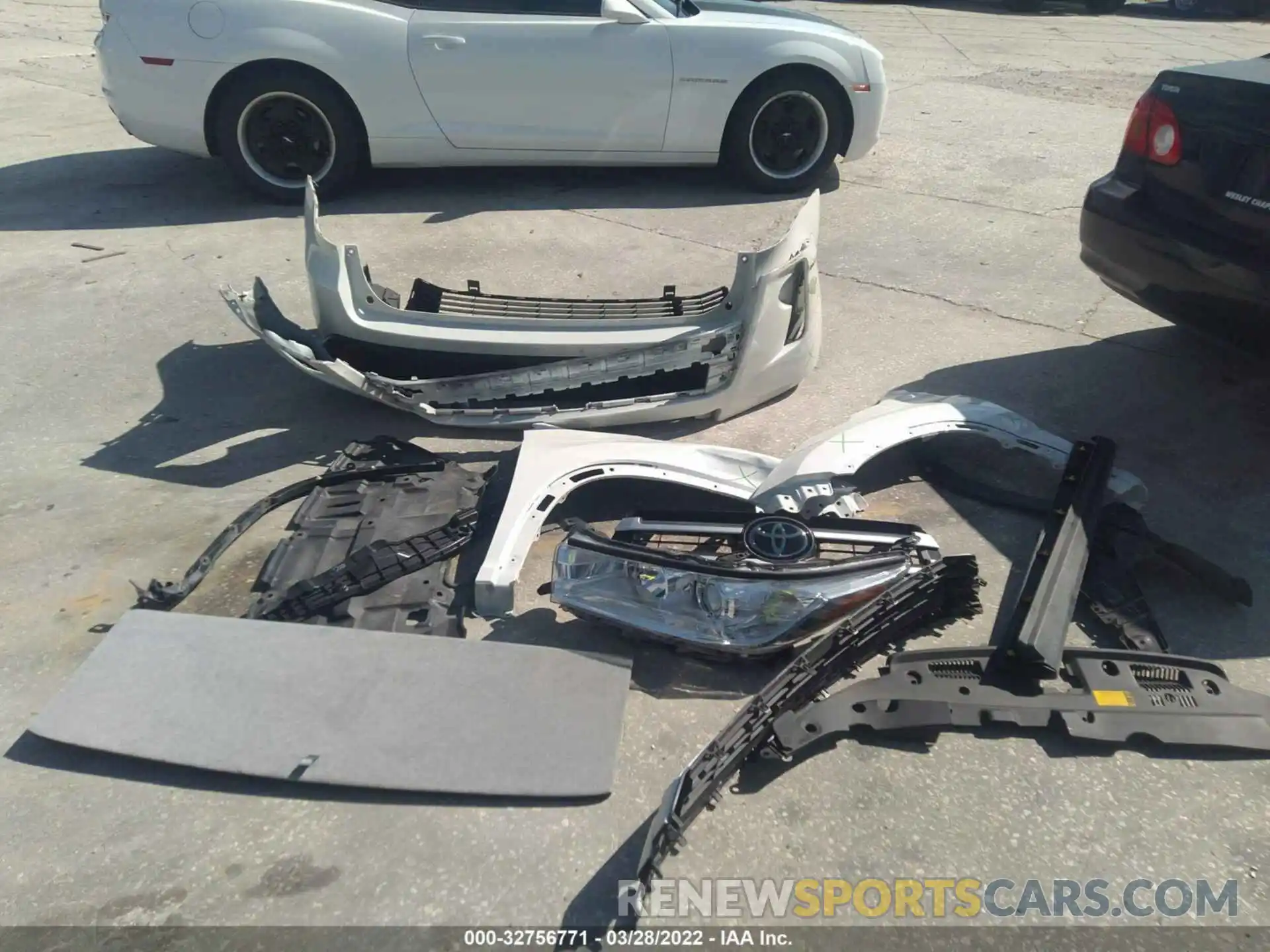 12 Photograph of a damaged car 5TDKZRFH9KS555643 TOYOTA HIGHLANDER 2019