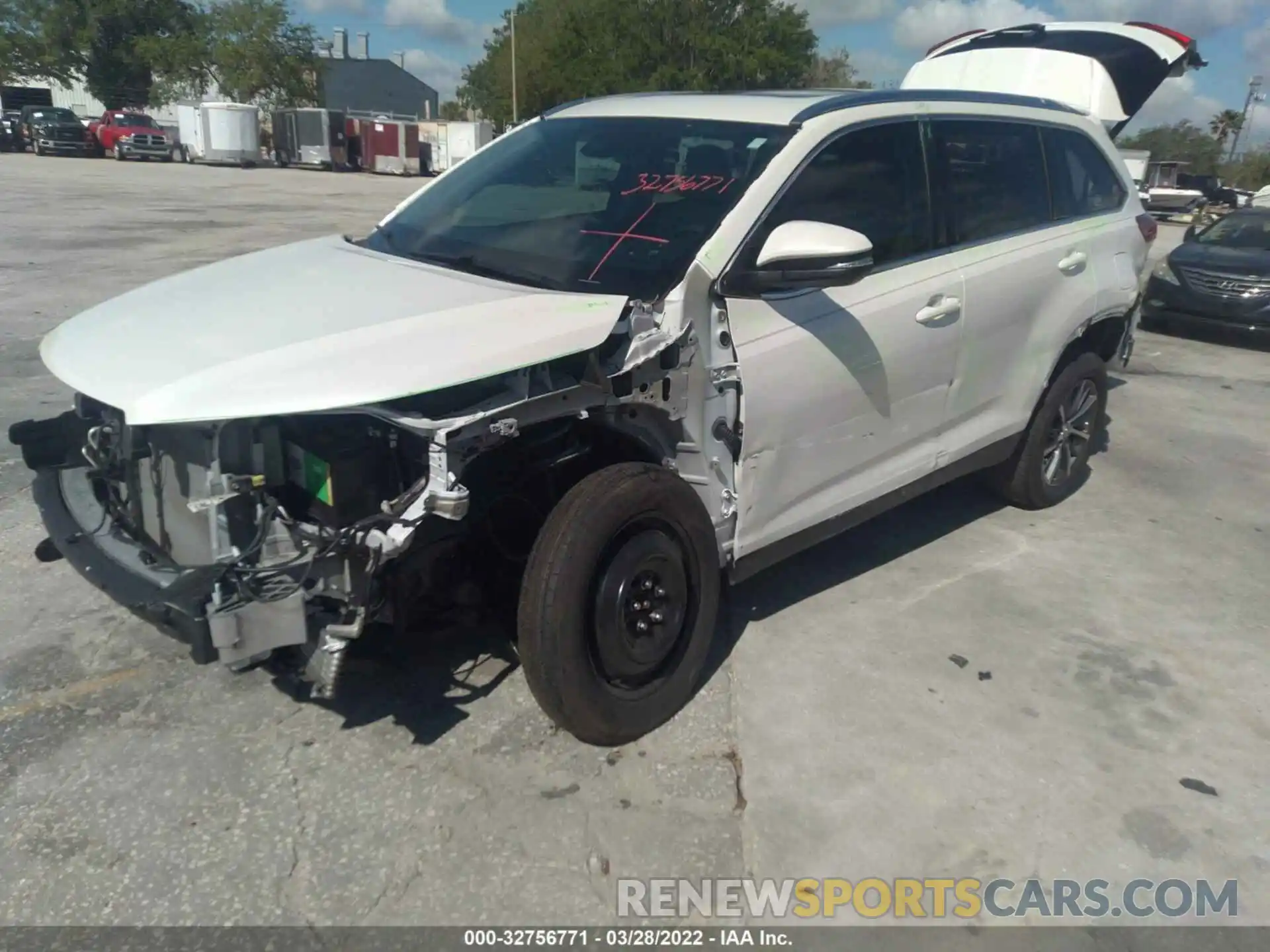 6 Photograph of a damaged car 5TDKZRFH9KS555643 TOYOTA HIGHLANDER 2019