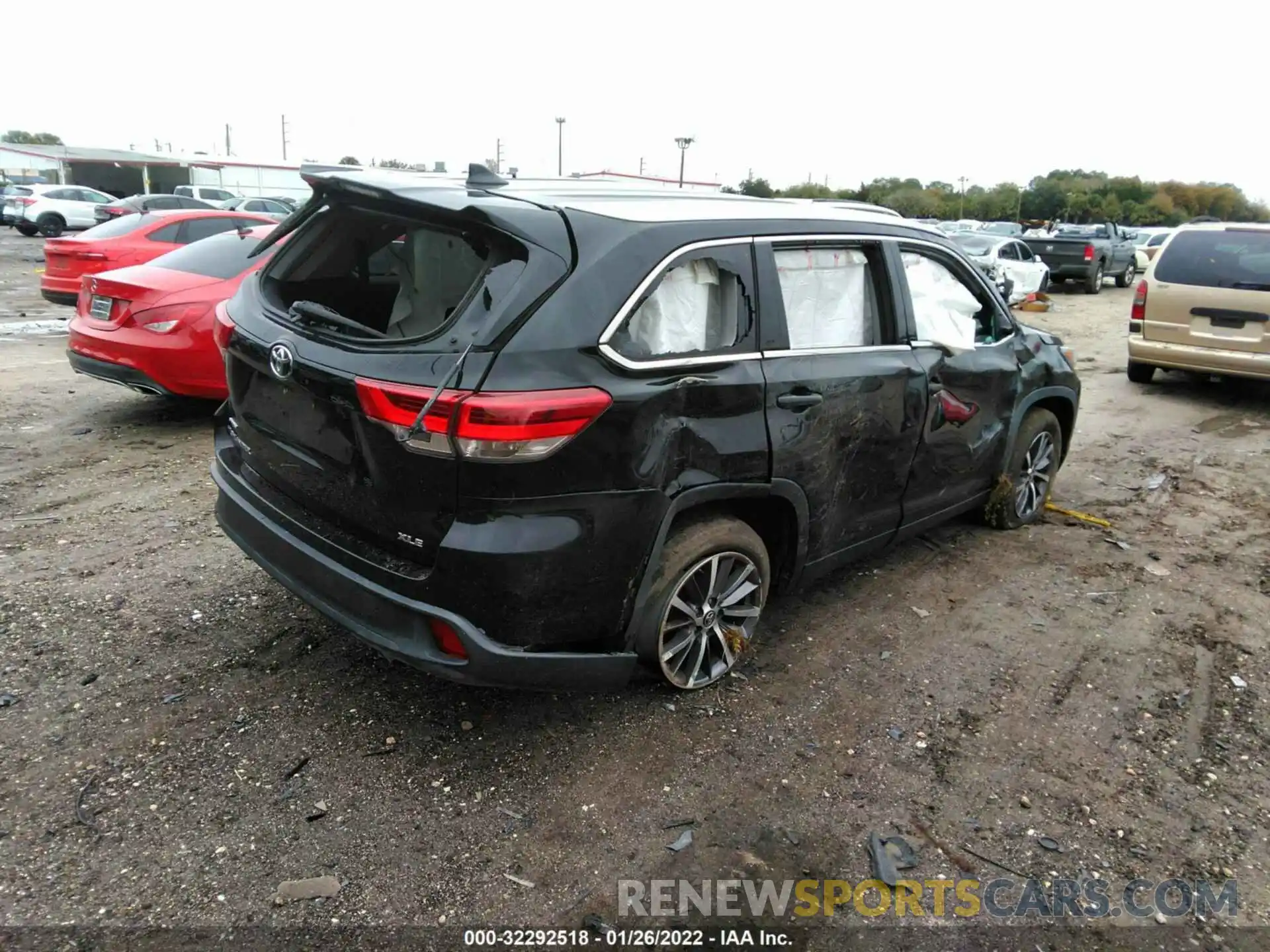 4 Фотография поврежденного автомобиля 5TDKZRFH9KS557649 TOYOTA HIGHLANDER 2019