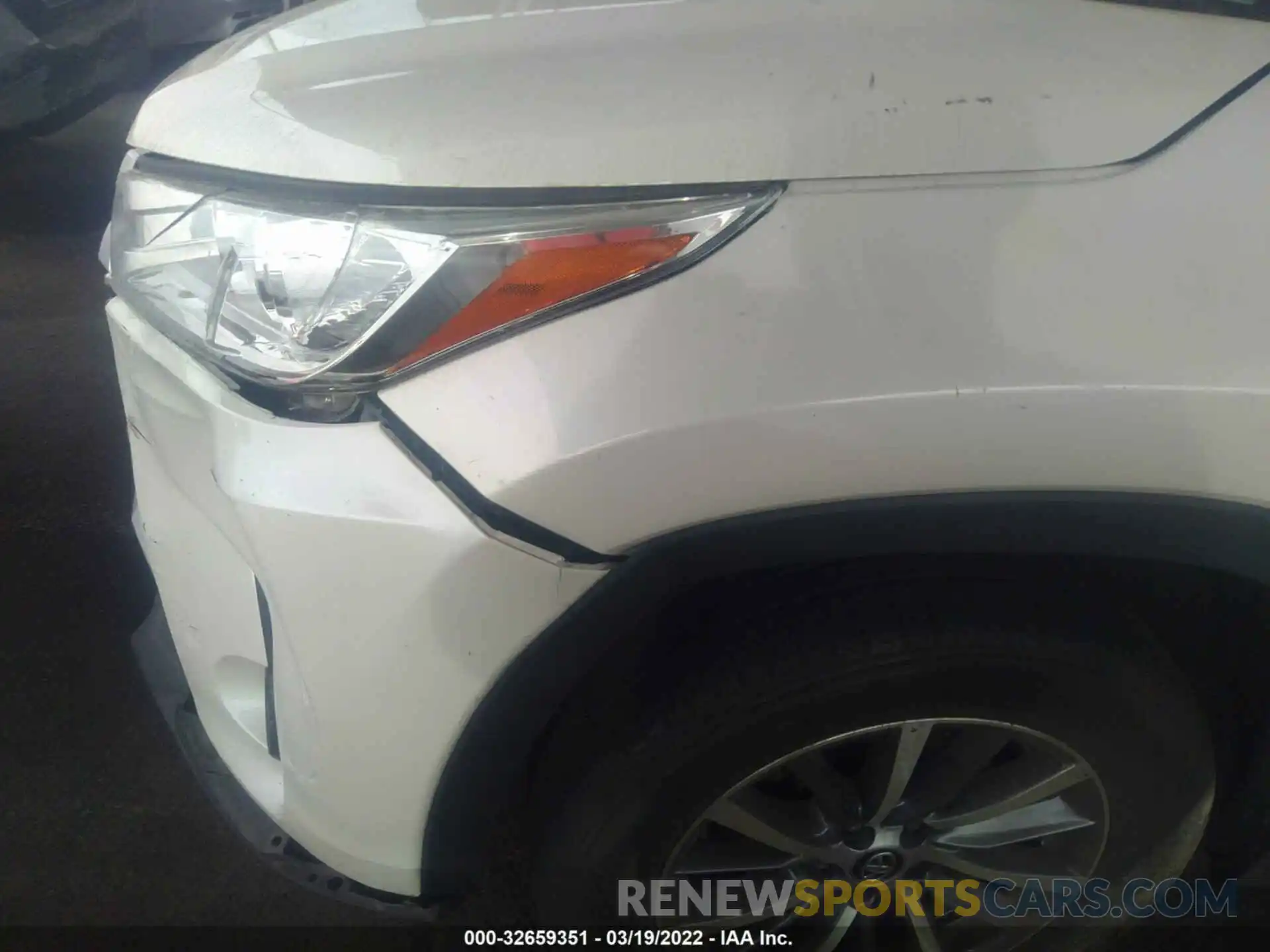 6 Photograph of a damaged car 5TDKZRFH9KS559806 TOYOTA HIGHLANDER 2019