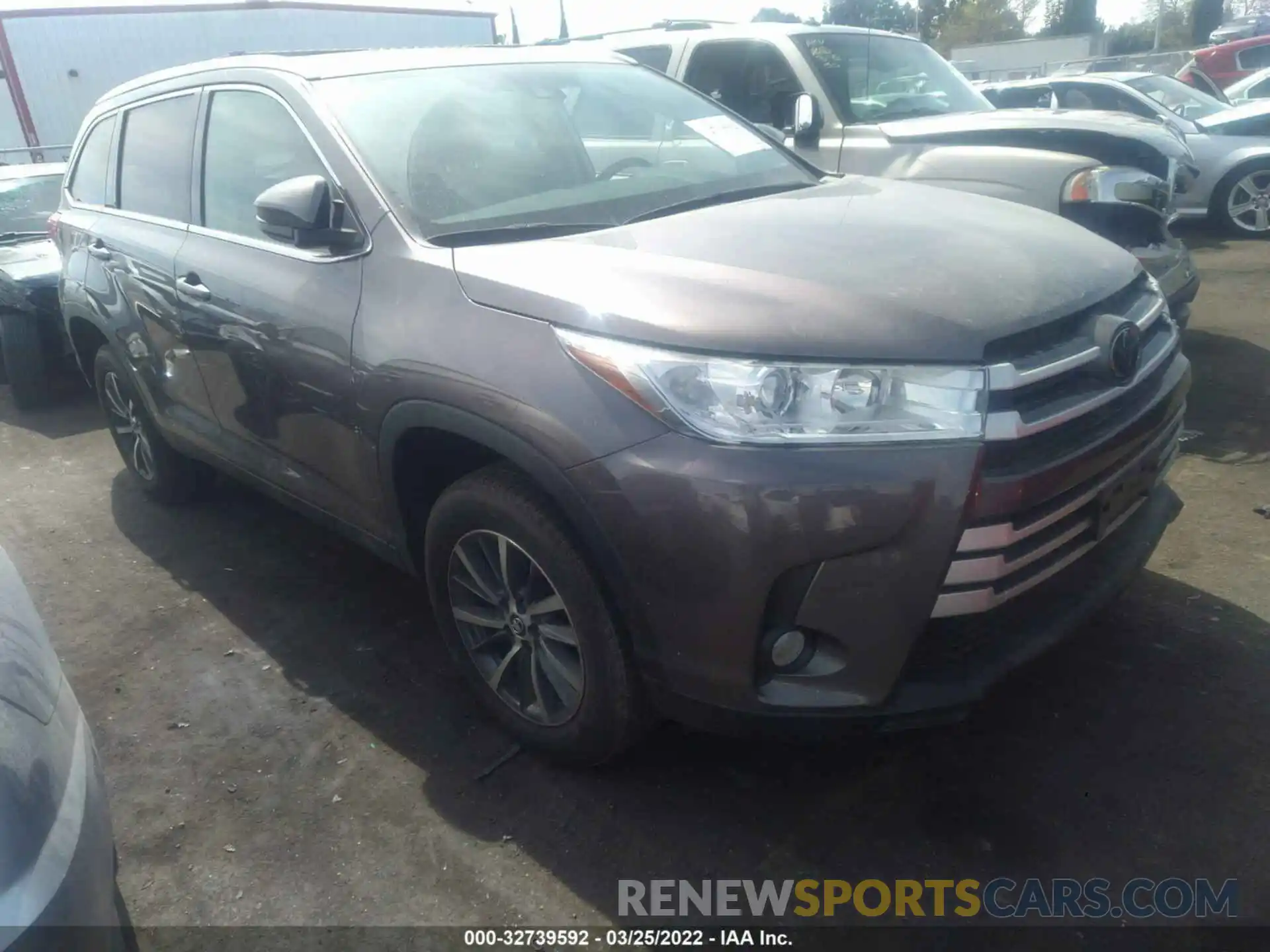 1 Фотография поврежденного автомобиля 5TDKZRFH9KS559904 TOYOTA HIGHLANDER 2019