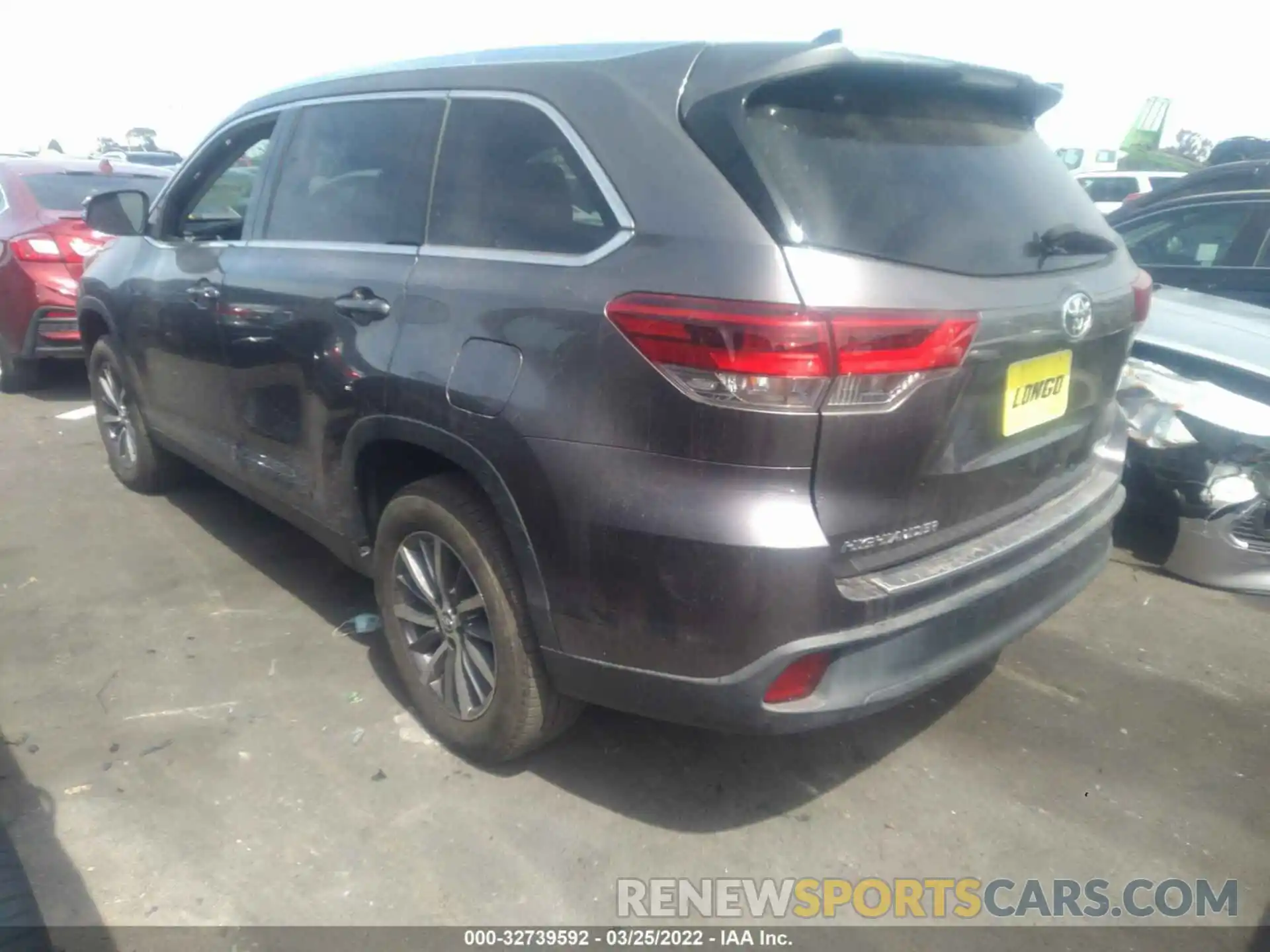 3 Photograph of a damaged car 5TDKZRFH9KS559904 TOYOTA HIGHLANDER 2019