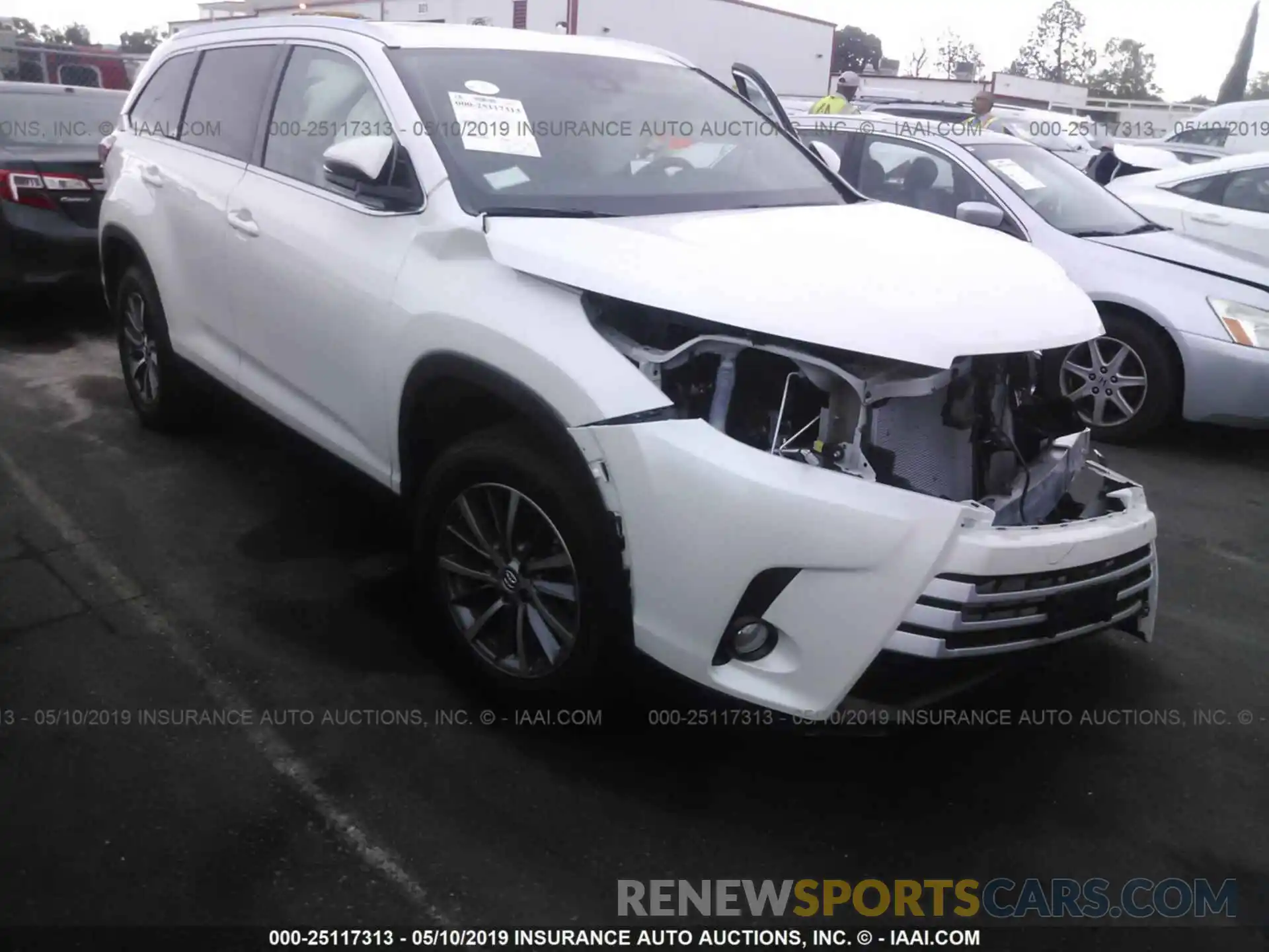 1 Photograph of a damaged car 5TDKZRFH9KS560079 TOYOTA HIGHLANDER 2019