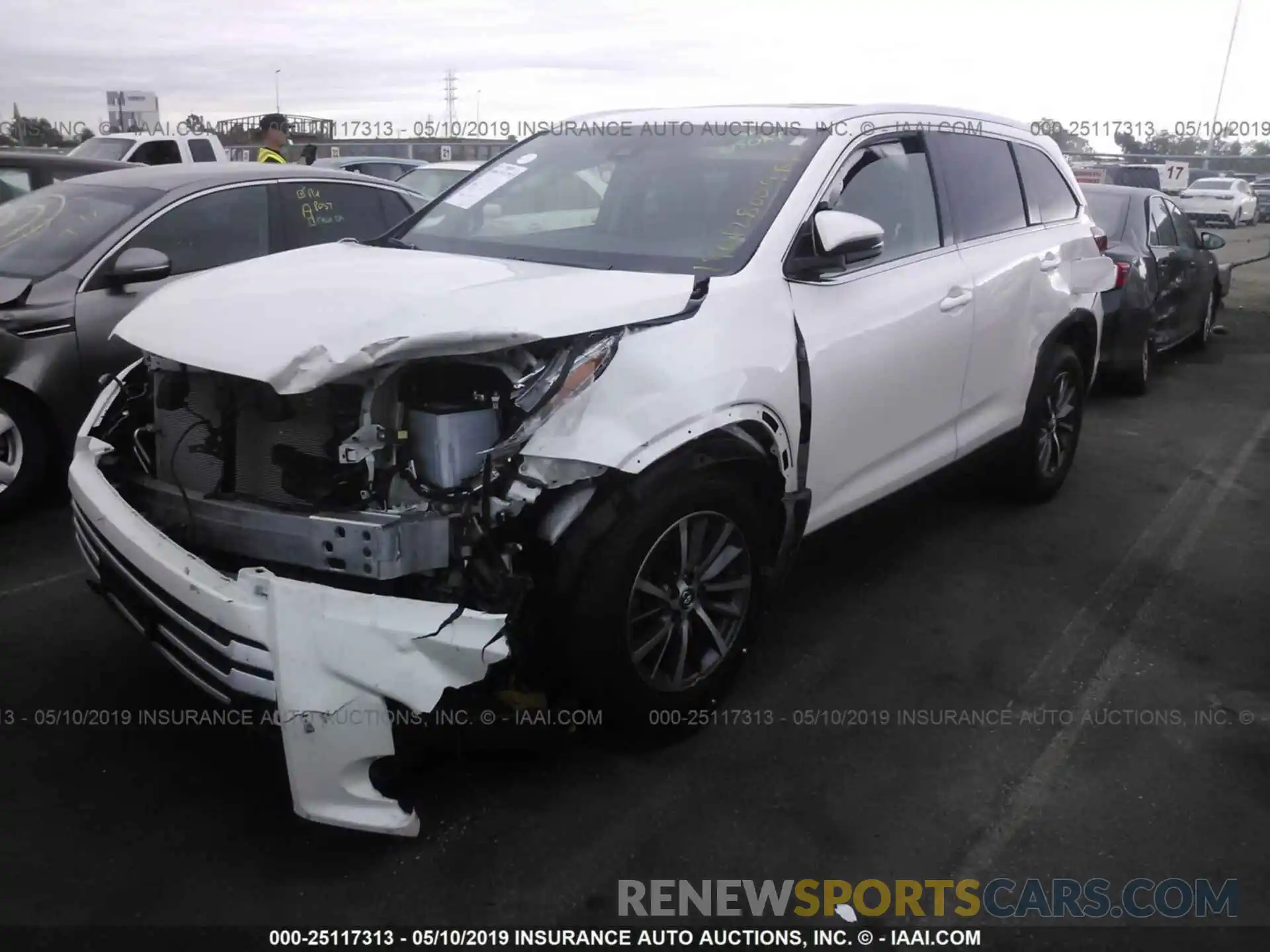 2 Фотография поврежденного автомобиля 5TDKZRFH9KS560079 TOYOTA HIGHLANDER 2019