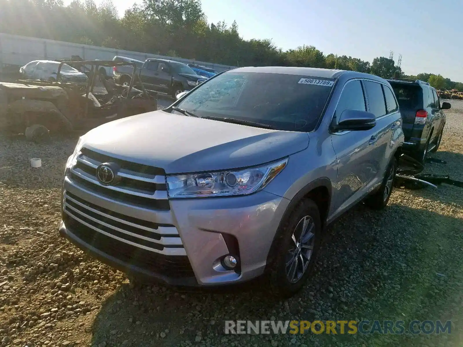 2 Photograph of a damaged car 5TDKZRFH9KS561197 TOYOTA HIGHLANDER 2019