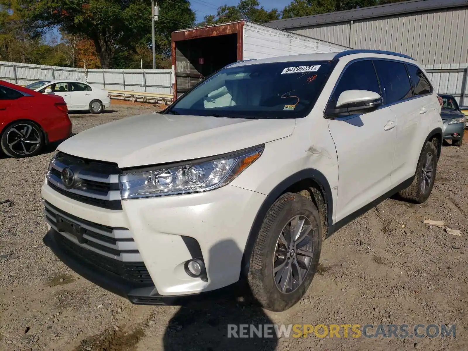 2 Photograph of a damaged car 5TDKZRFH9KS565721 TOYOTA HIGHLANDER 2019