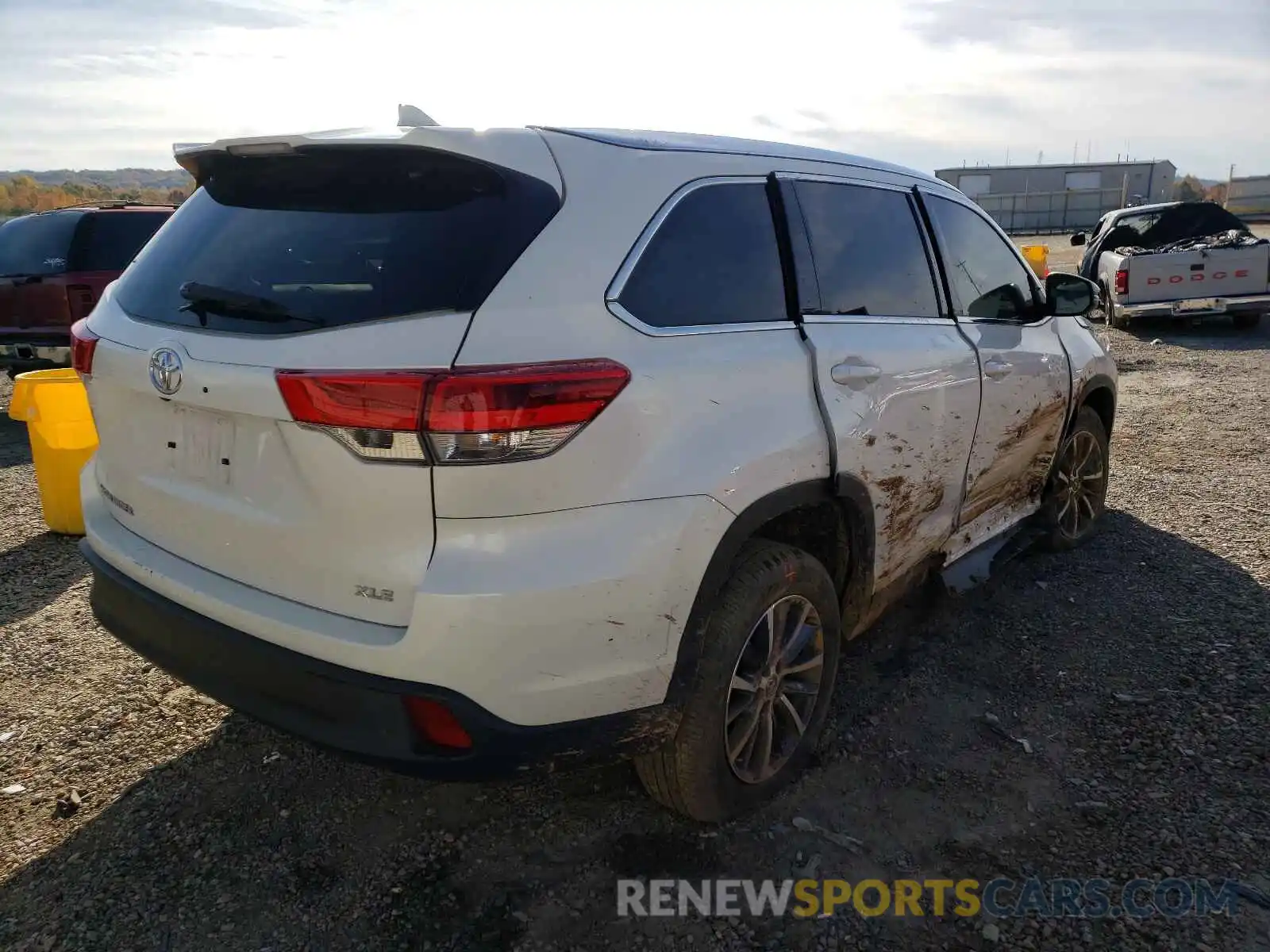 4 Фотография поврежденного автомобиля 5TDKZRFH9KS565721 TOYOTA HIGHLANDER 2019