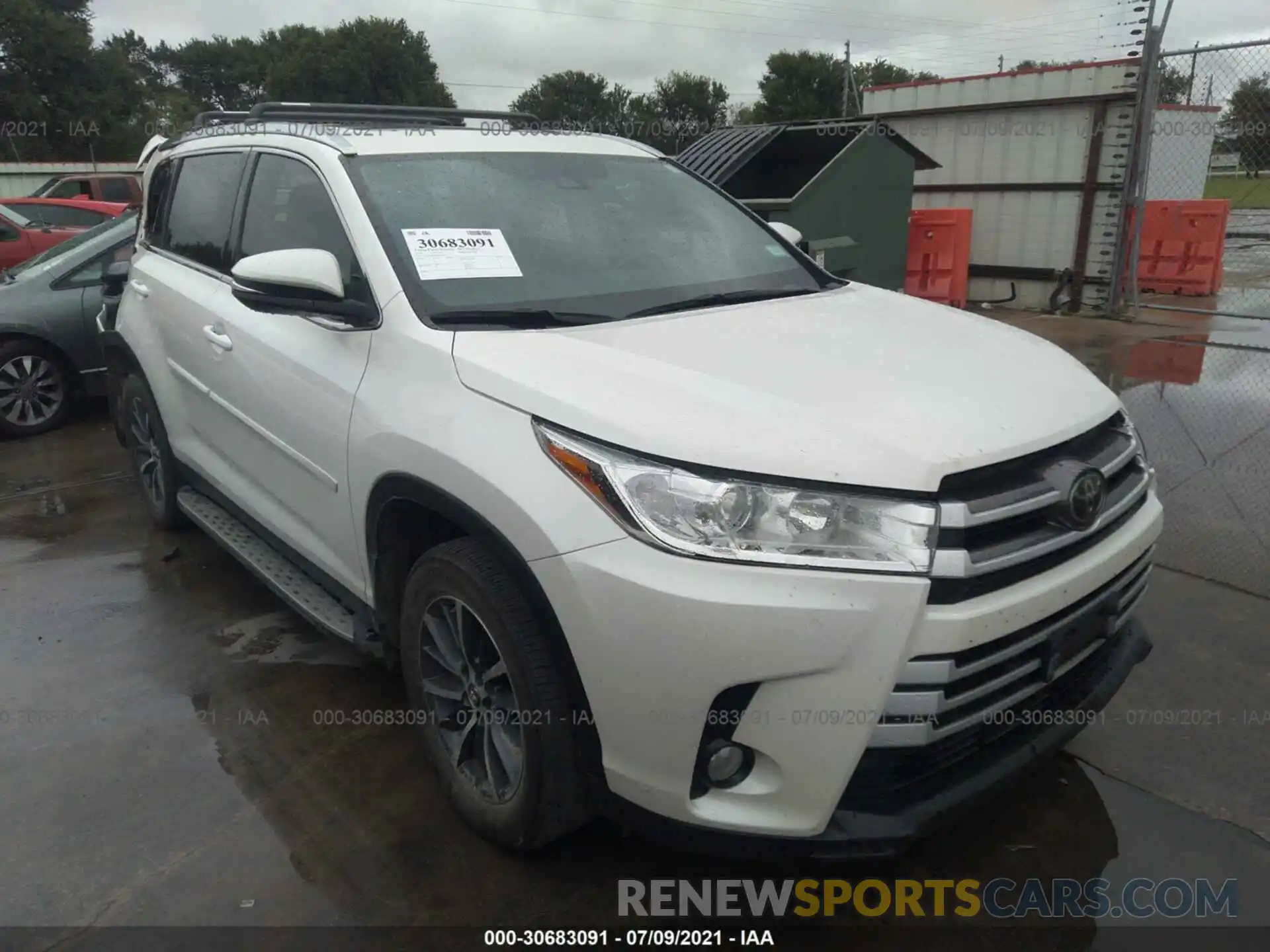 1 Фотография поврежденного автомобиля 5TDKZRFH9KS565797 TOYOTA HIGHLANDER 2019