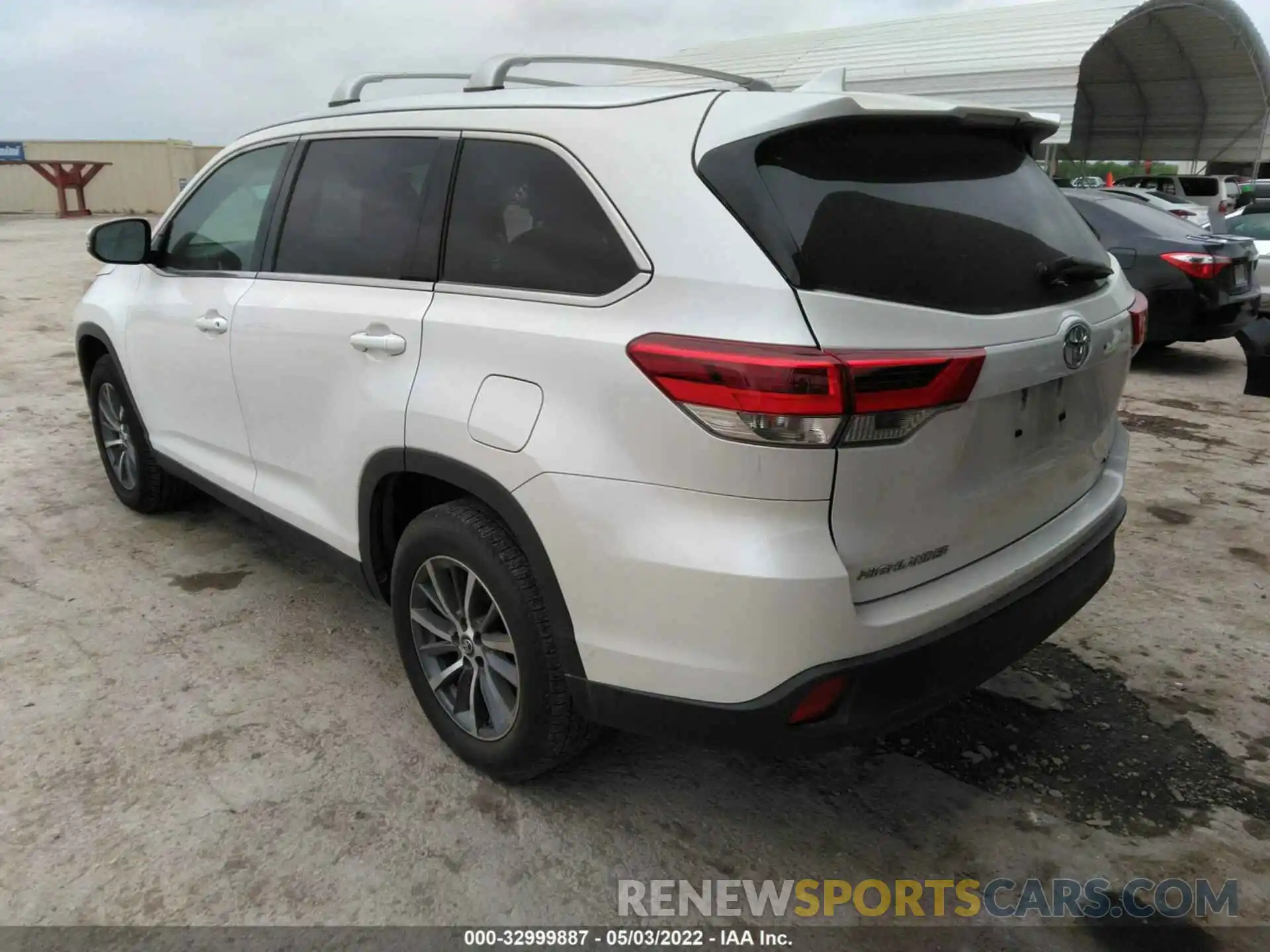 3 Фотография поврежденного автомобиля 5TDKZRFH9KS566965 TOYOTA HIGHLANDER 2019