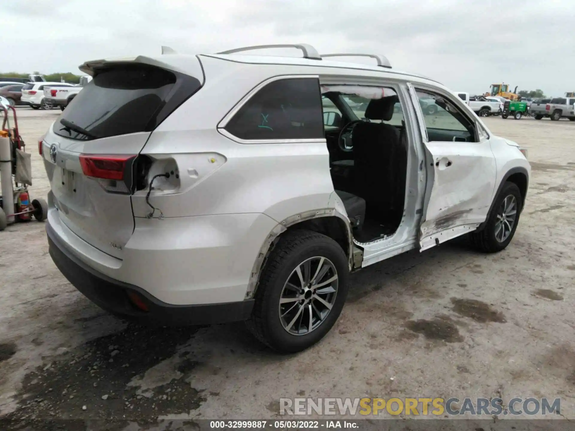 4 Фотография поврежденного автомобиля 5TDKZRFH9KS566965 TOYOTA HIGHLANDER 2019