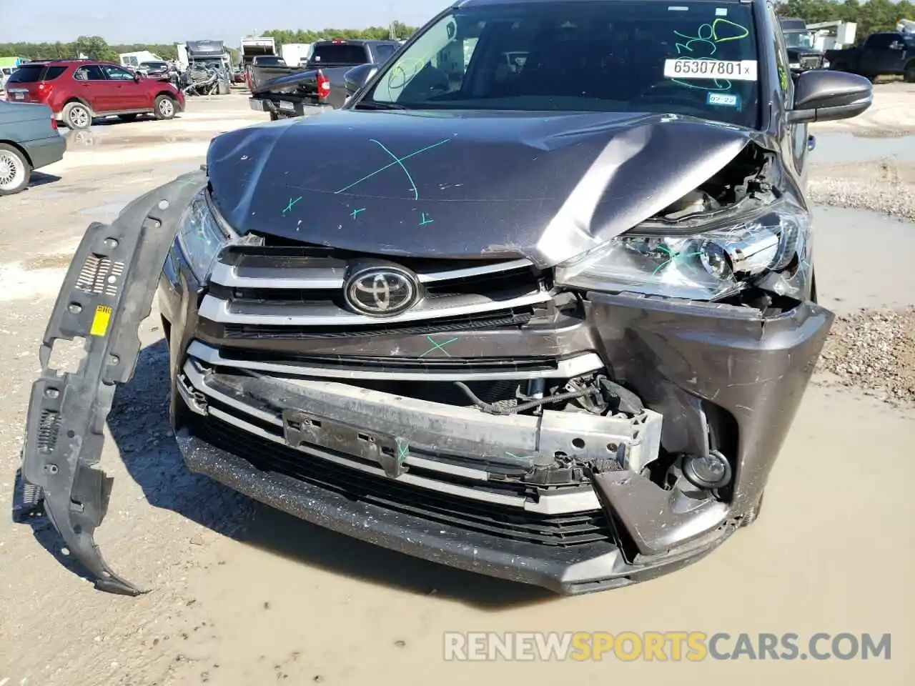 9 Photograph of a damaged car 5TDKZRFH9KS568148 TOYOTA HIGHLANDER 2019