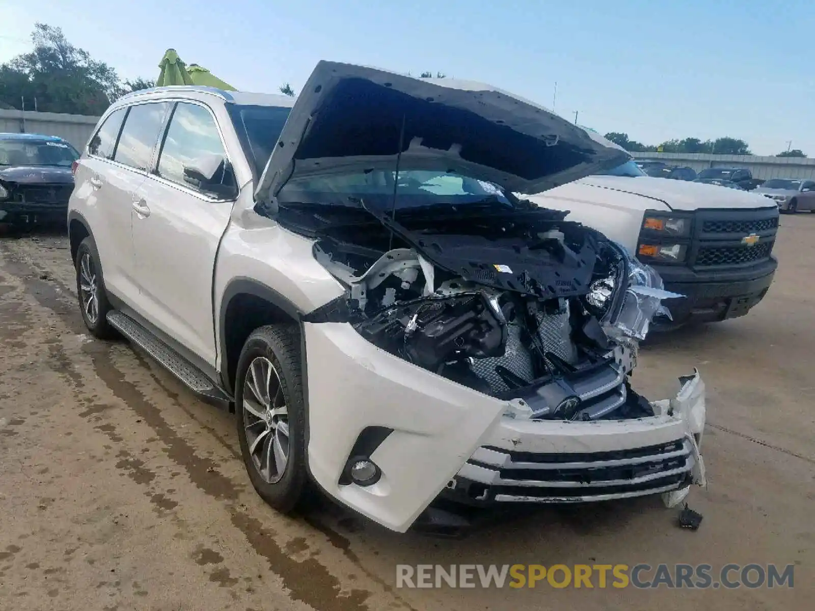 1 Photograph of a damaged car 5TDKZRFH9KS568828 TOYOTA HIGHLANDER 2019