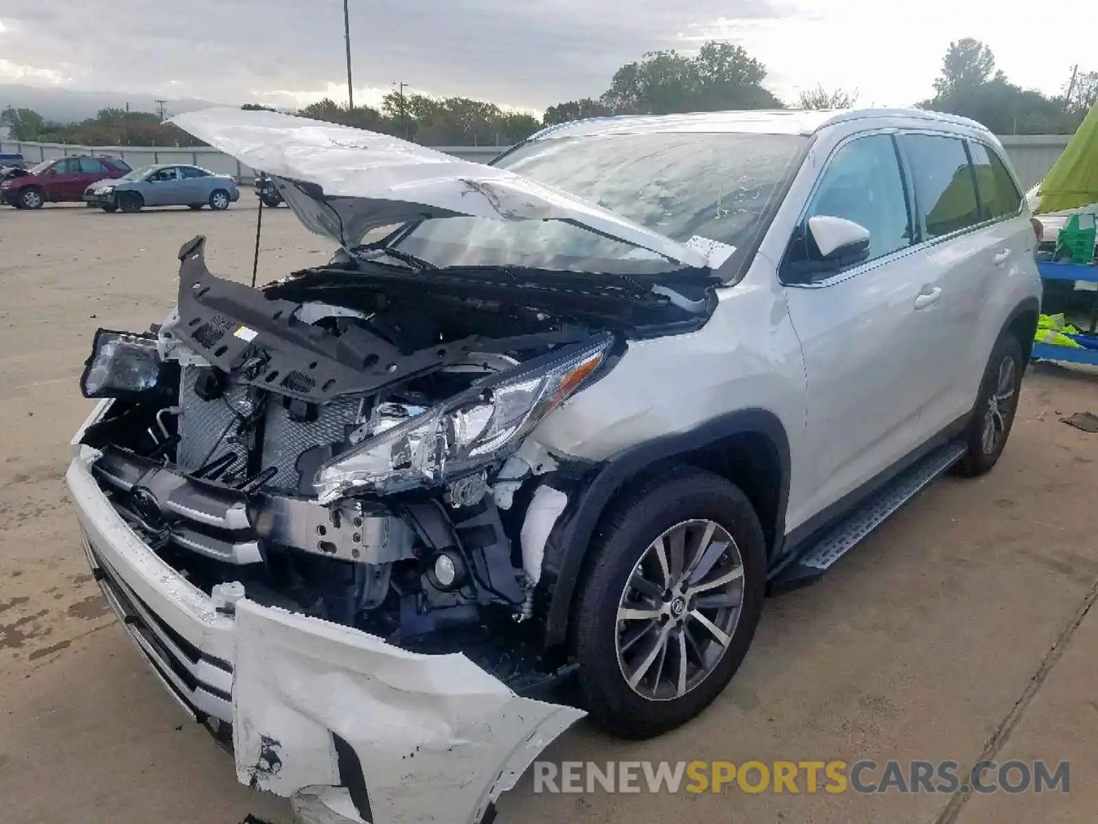 2 Photograph of a damaged car 5TDKZRFH9KS568828 TOYOTA HIGHLANDER 2019