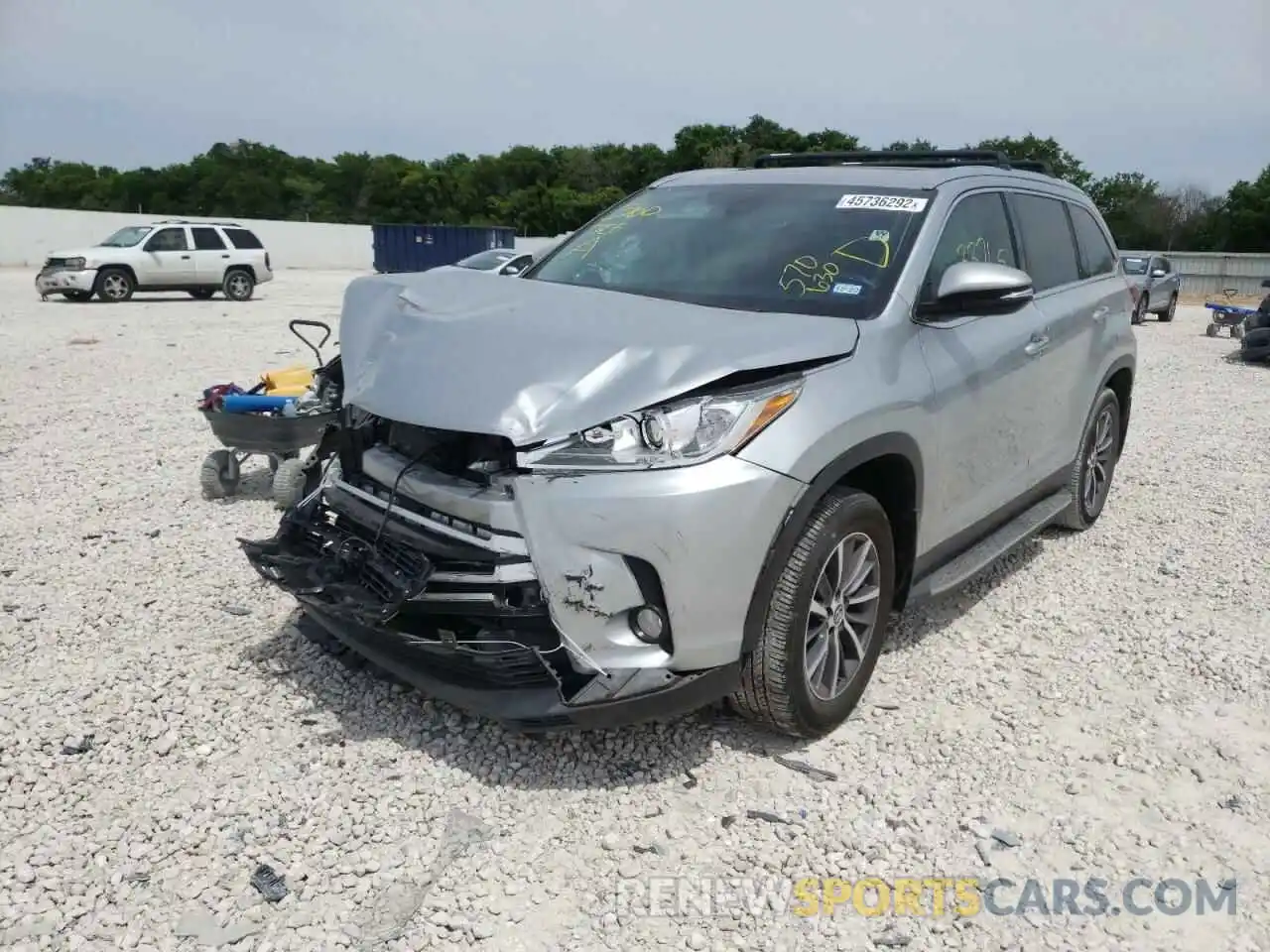 2 Фотография поврежденного автомобиля 5TDKZRFH9KS570630 TOYOTA HIGHLANDER 2019