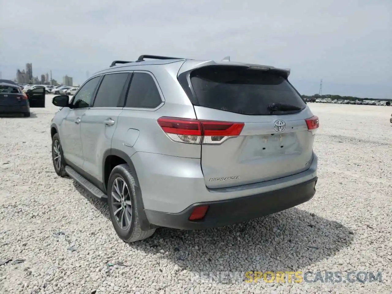 3 Фотография поврежденного автомобиля 5TDKZRFH9KS570630 TOYOTA HIGHLANDER 2019