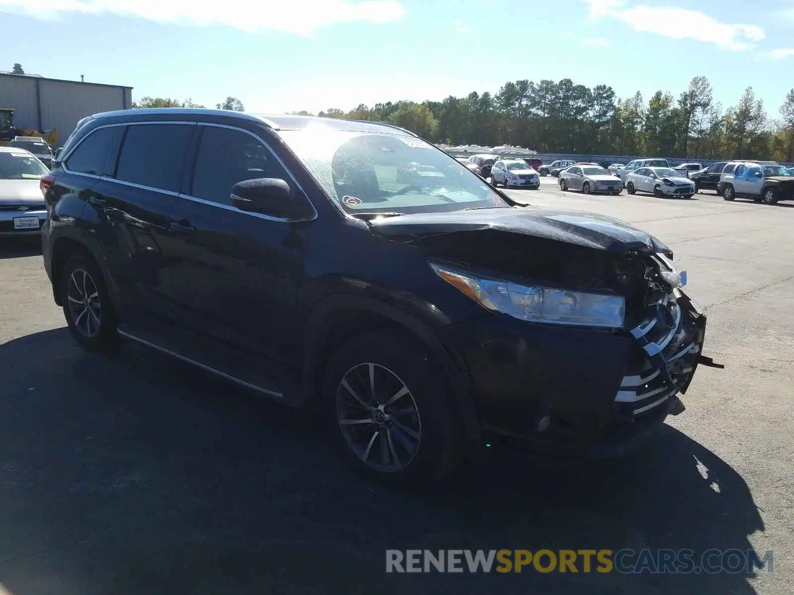 1 Photograph of a damaged car 5TDKZRFH9KS572216 TOYOTA HIGHLANDER 2019