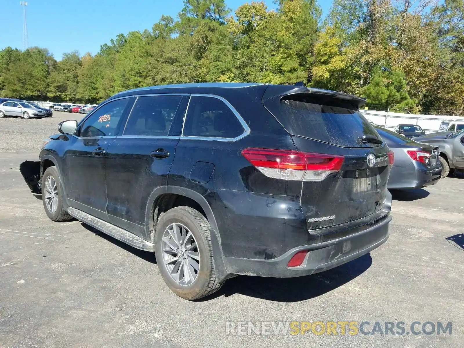 3 Photograph of a damaged car 5TDKZRFH9KS572216 TOYOTA HIGHLANDER 2019