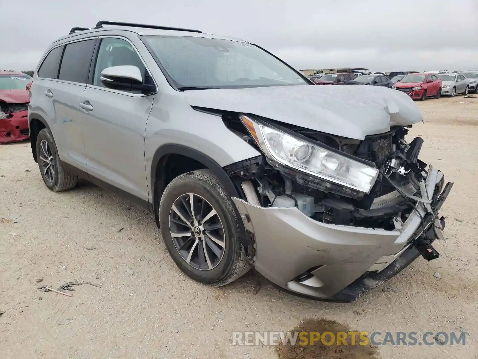 1 Photograph of a damaged car 5TDKZRFH9KS572328 TOYOTA HIGHLANDER 2019