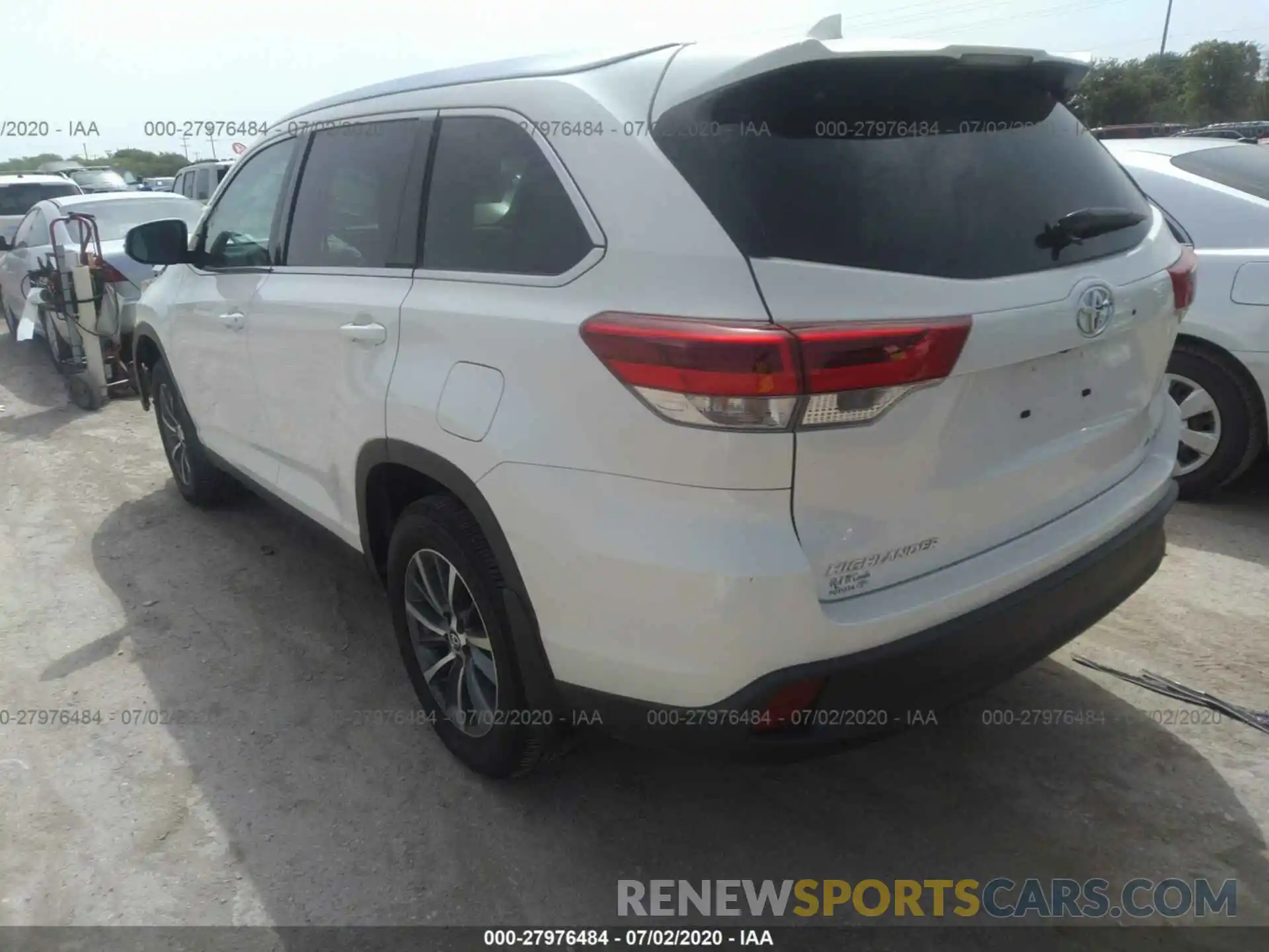 3 Фотография поврежденного автомобиля 5TDKZRFH9KS572622 TOYOTA HIGHLANDER 2019