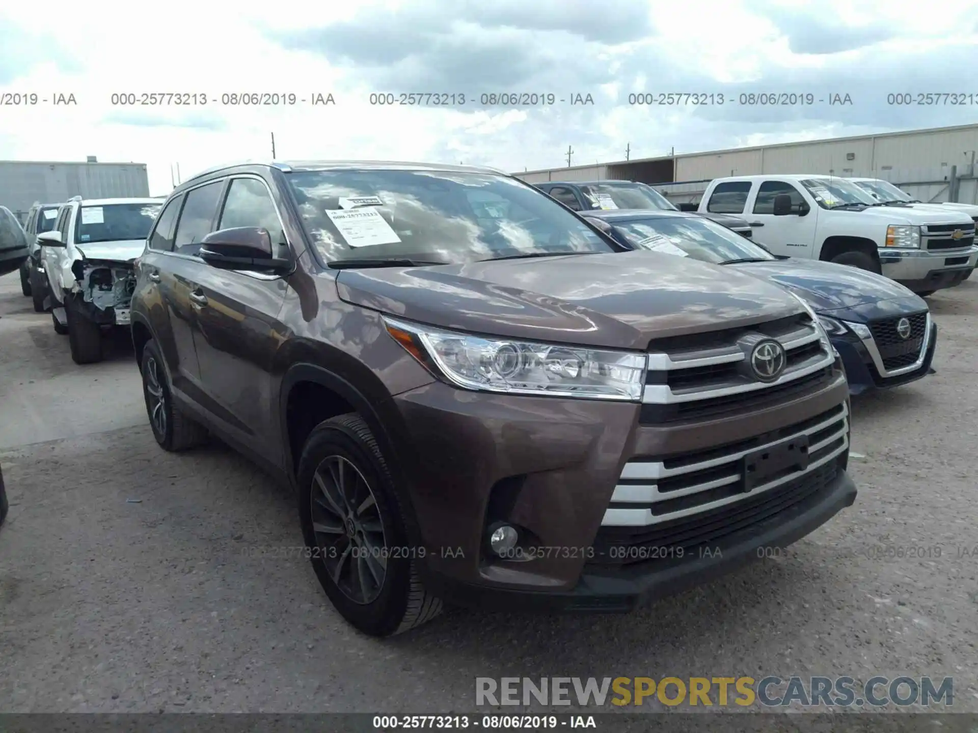 1 Photograph of a damaged car 5TDKZRFHXKS294233 TOYOTA HIGHLANDER 2019