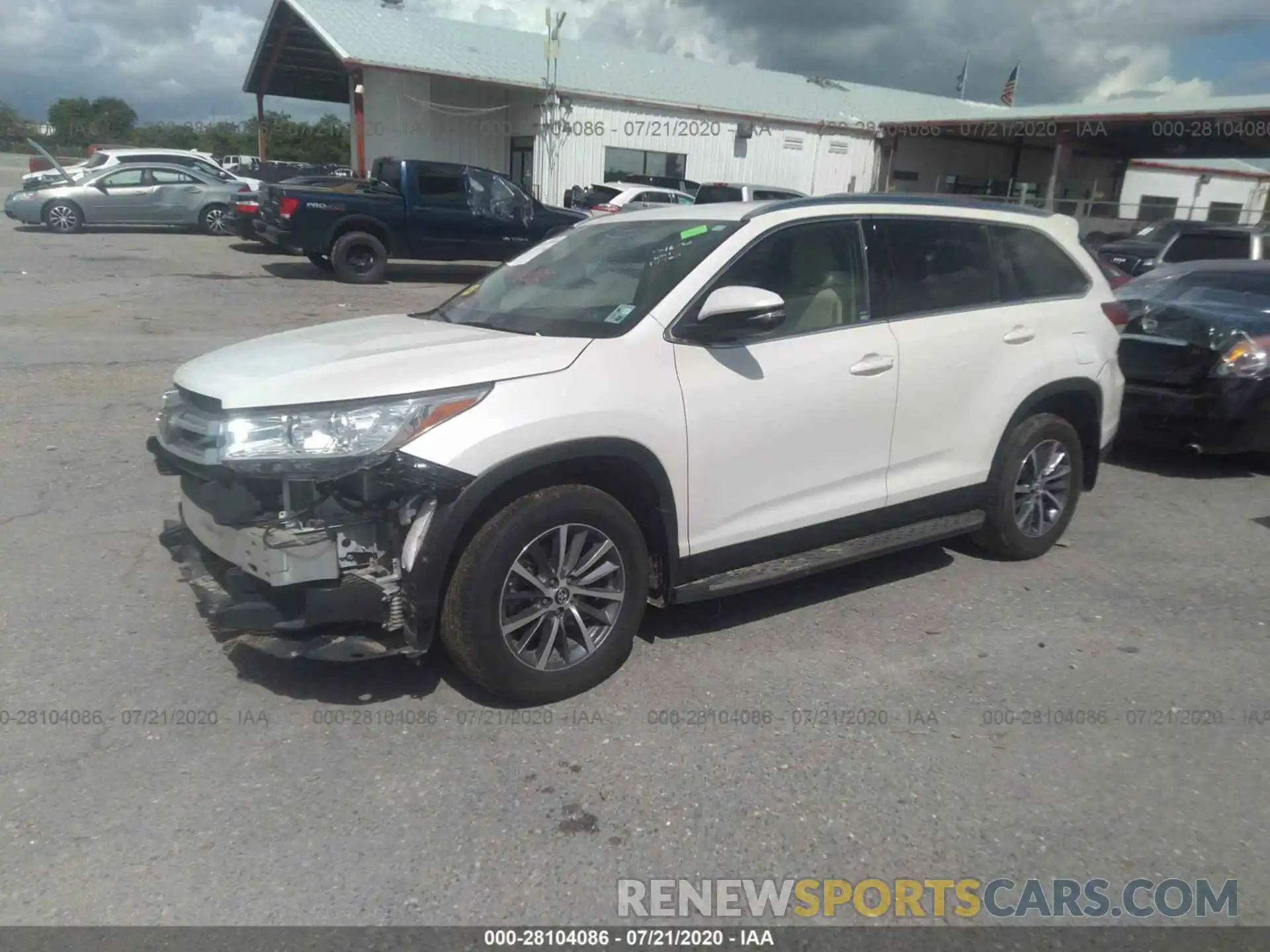 2 Photograph of a damaged car 5TDKZRFHXKS306672 TOYOTA HIGHLANDER 2019