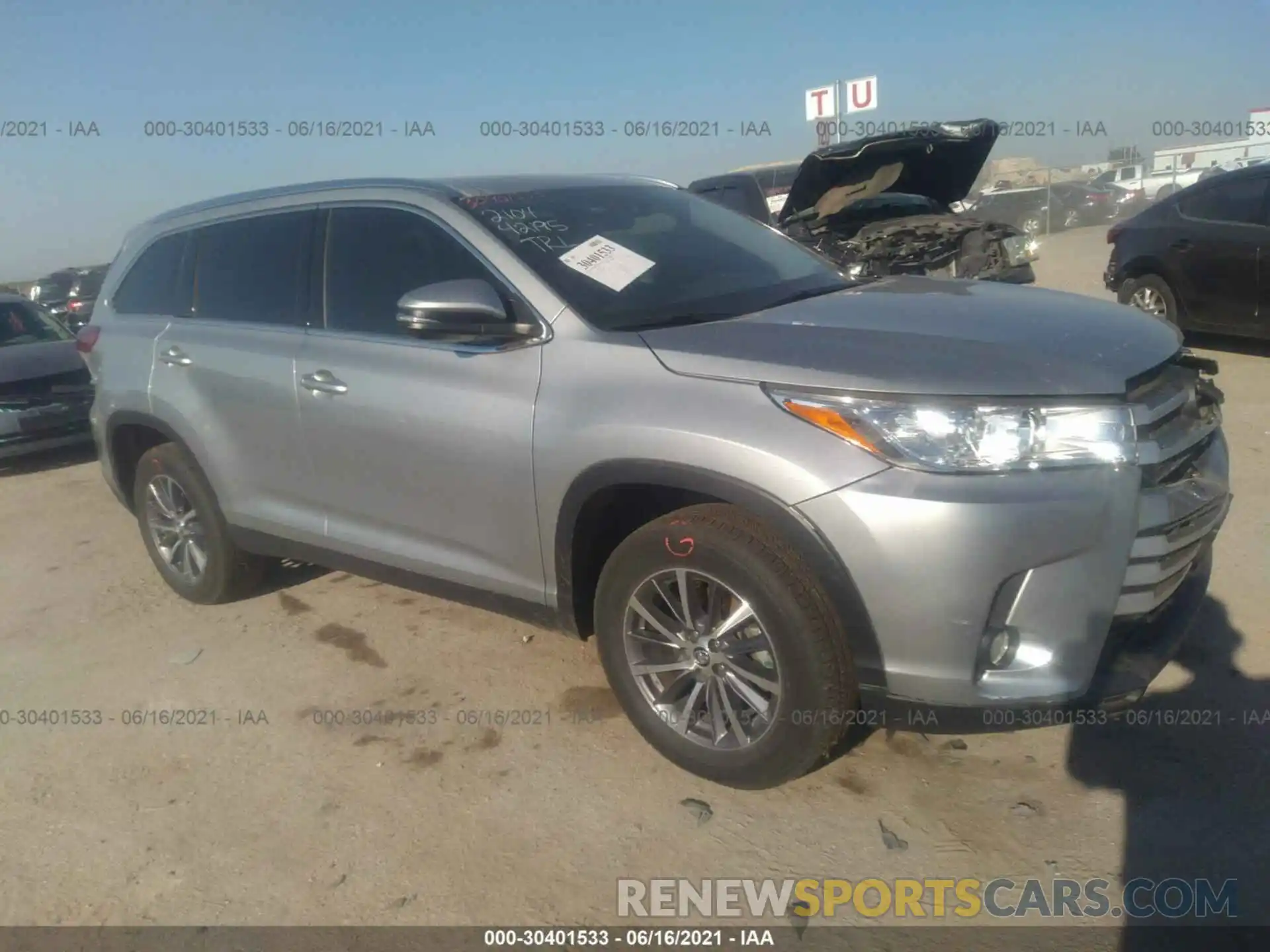 1 Photograph of a damaged car 5TDKZRFHXKS307577 TOYOTA HIGHLANDER 2019